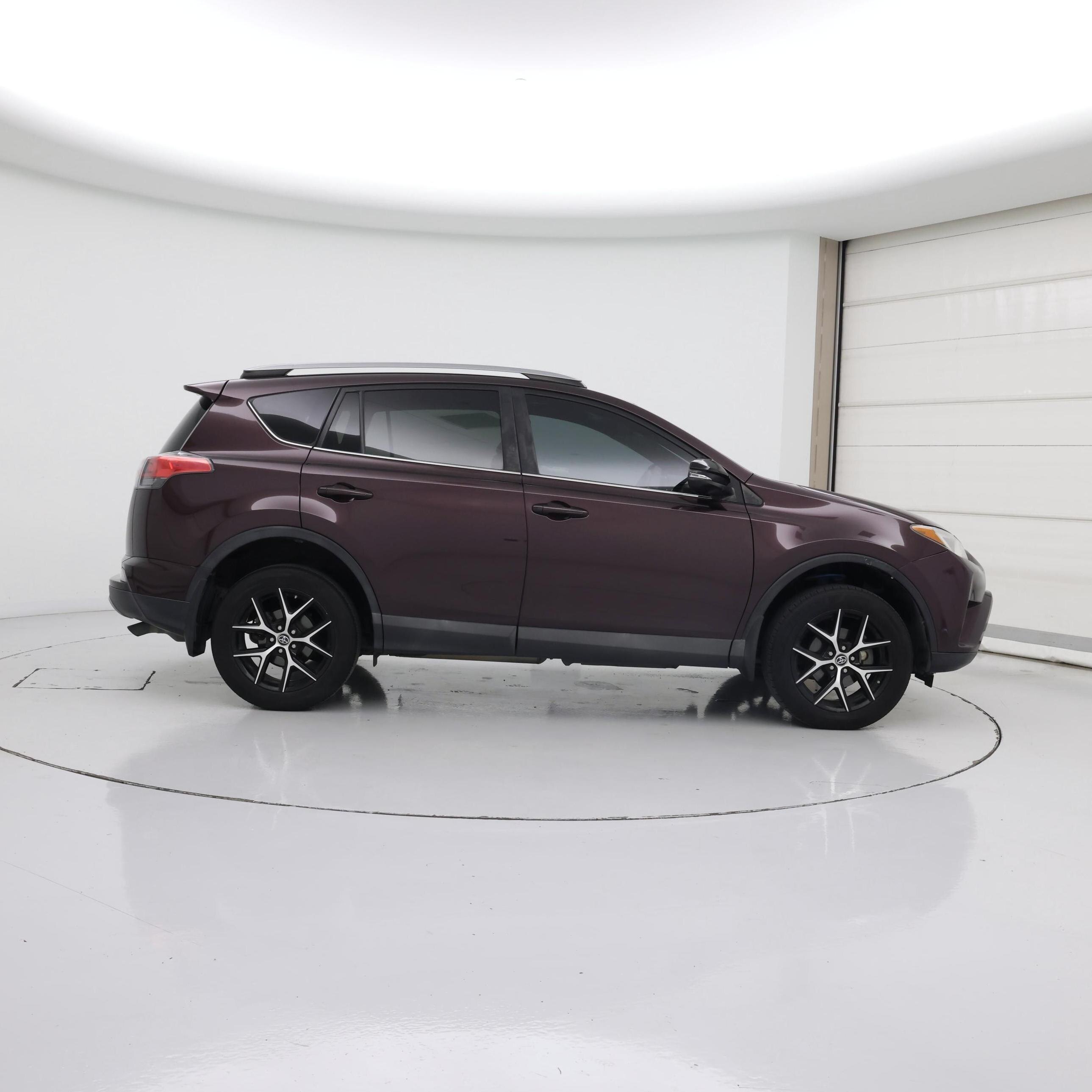 Thumbnail: 2017 Toyota RAV4 - 7