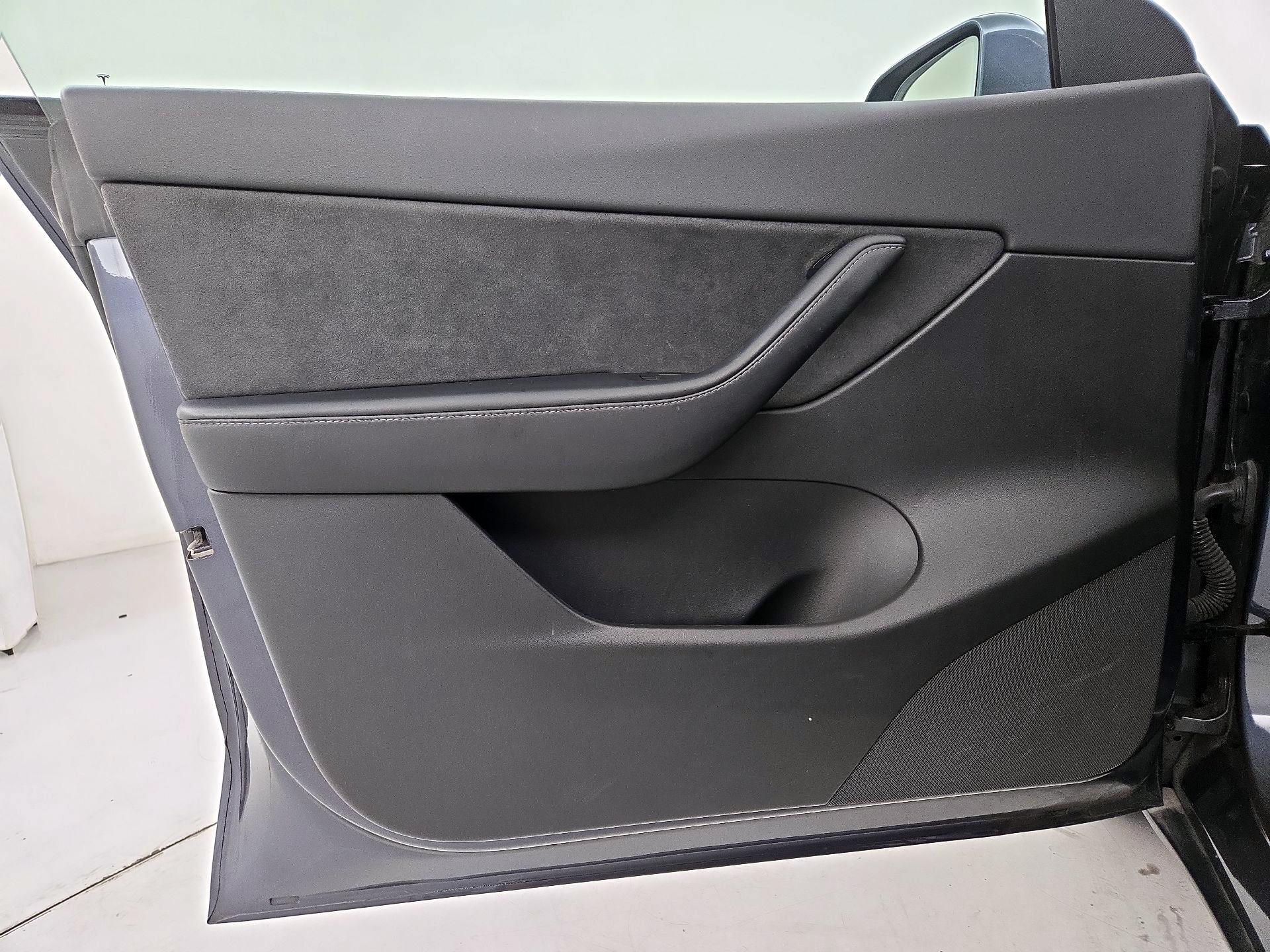 Thumbnail: 2022 Tesla Model Y - 12