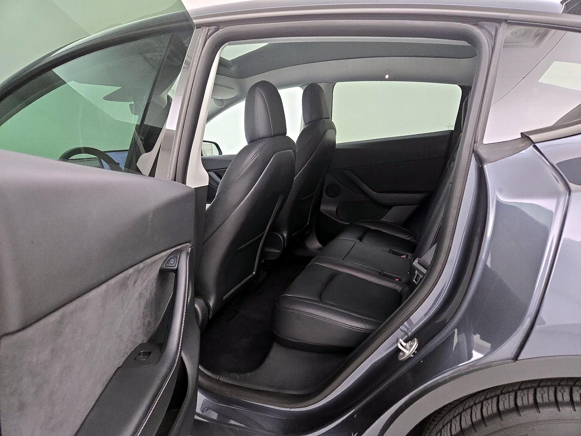 Thumbnail: 2022 Tesla Model Y - 19