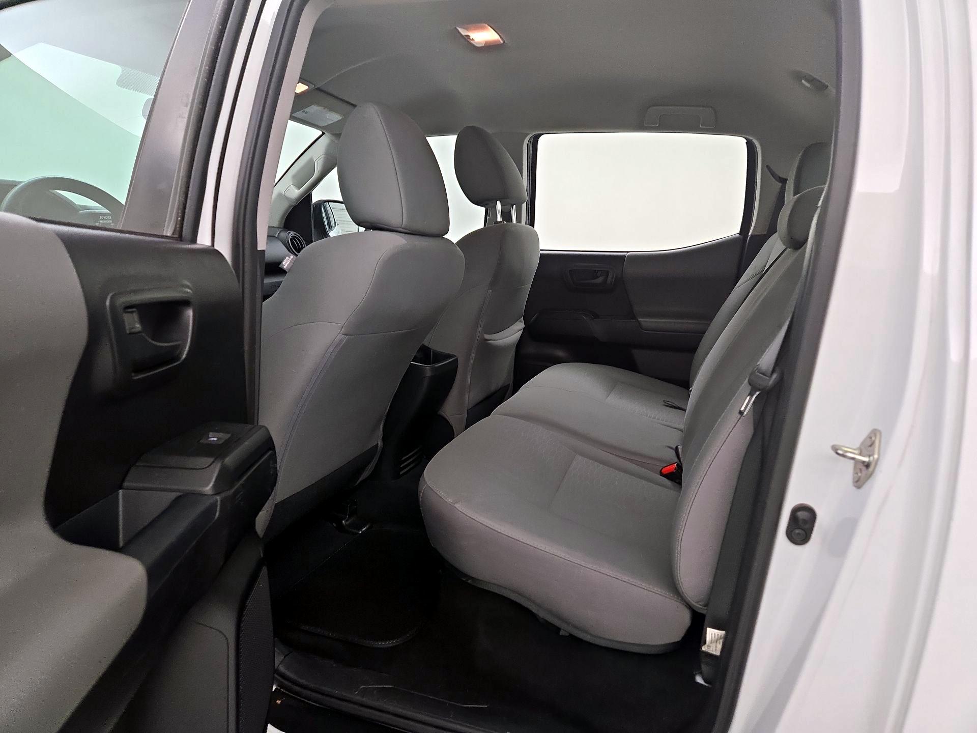 Thumbnail: 2018 Toyota Tacoma - 19