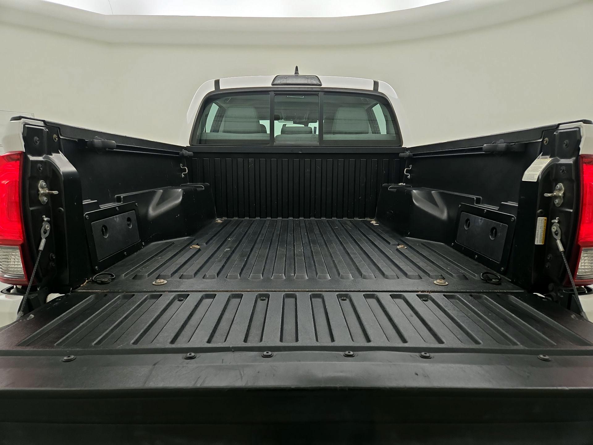 Thumbnail: 2018 Toyota Tacoma - 20