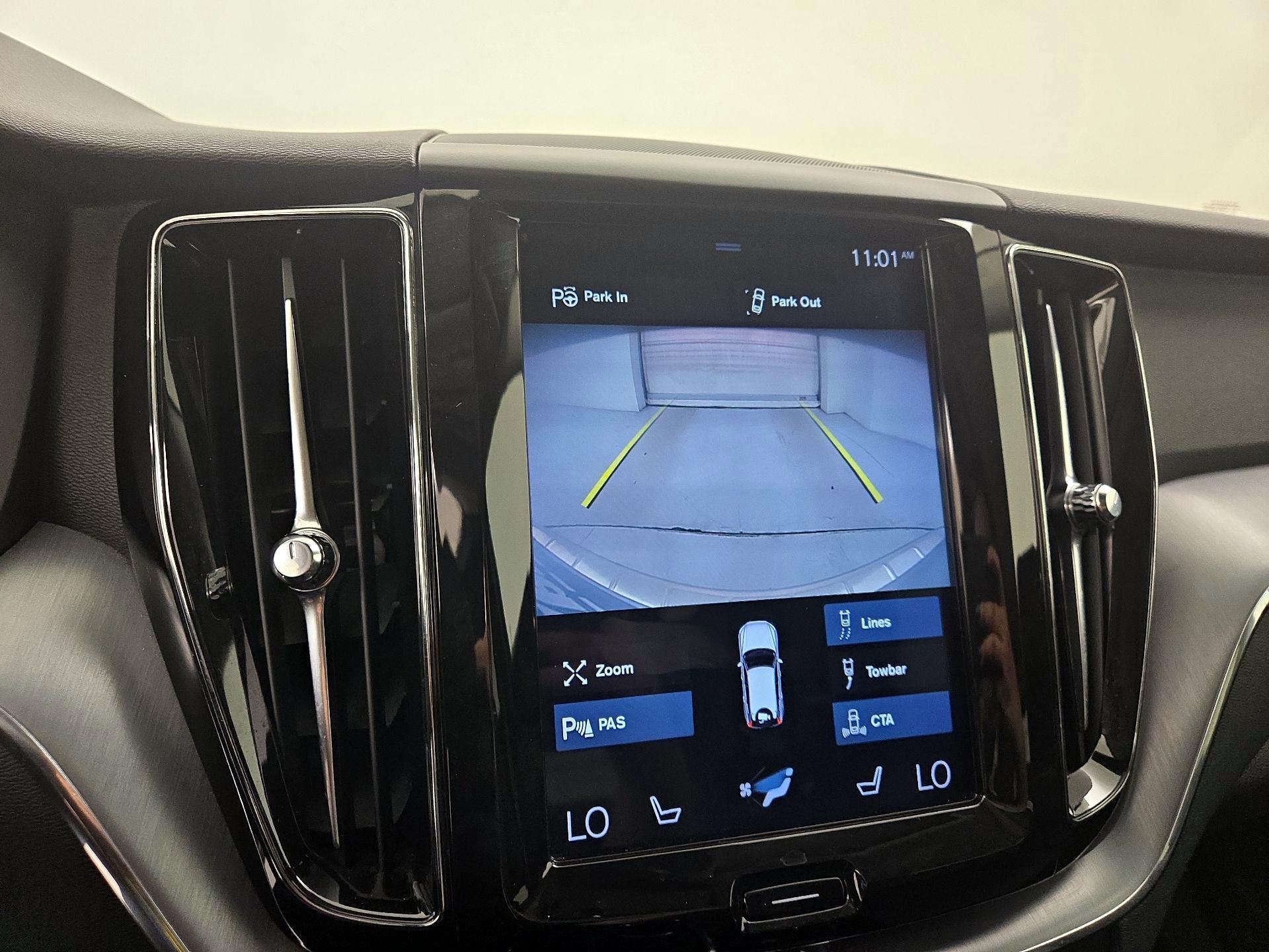 Thumbnail: 2019 Volvo XC60 - 15