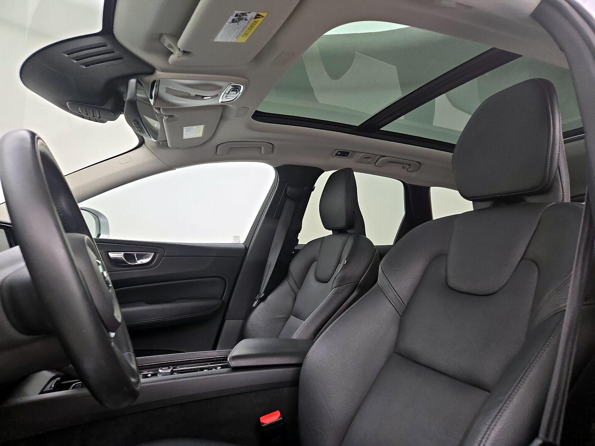 Thumbnail: 2019 Volvo XC60 - 20
