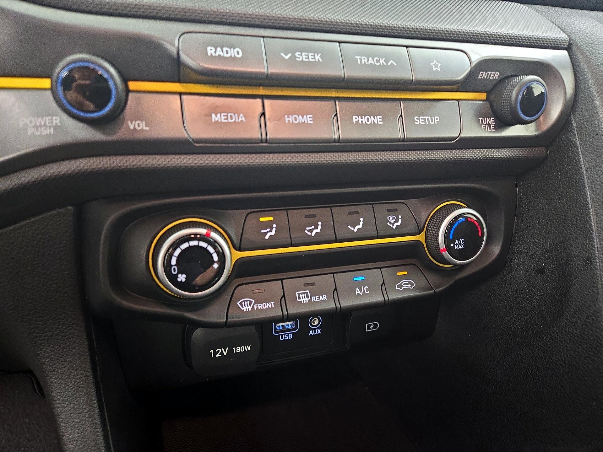 Thumbnail: 2019 Hyundai Veloster - 16