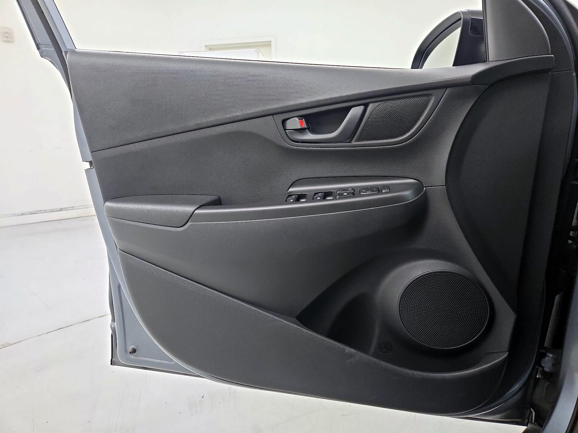 Thumbnail: 2020 Hyundai Kona - 12