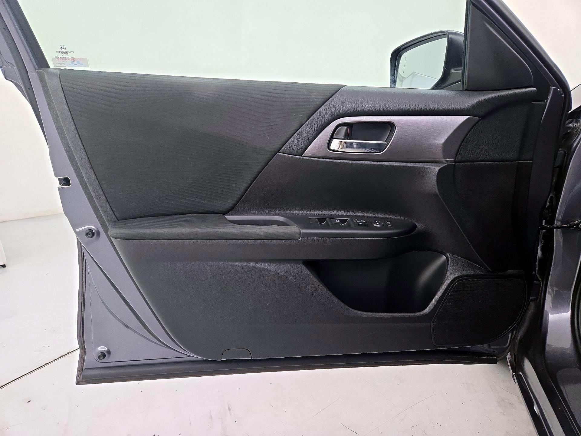 Thumbnail: 2015 Honda Accord - 12