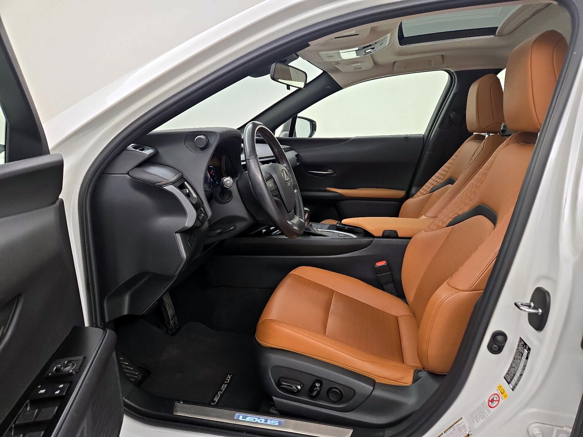 Thumbnail: 2019 Lexus UX - 11