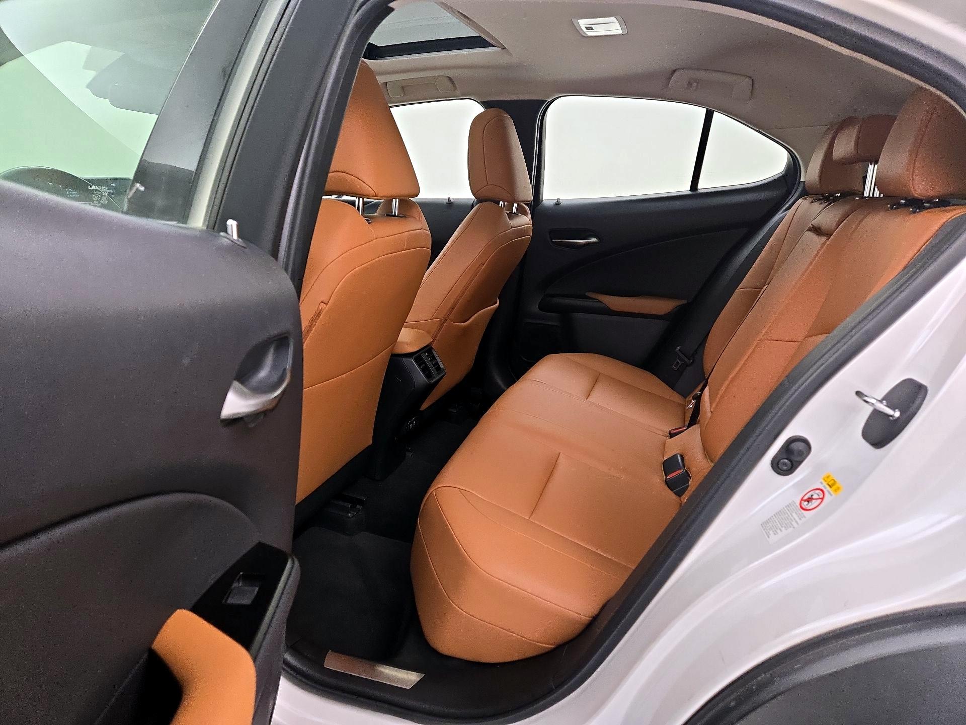 Thumbnail: 2019 Lexus UX - 20
