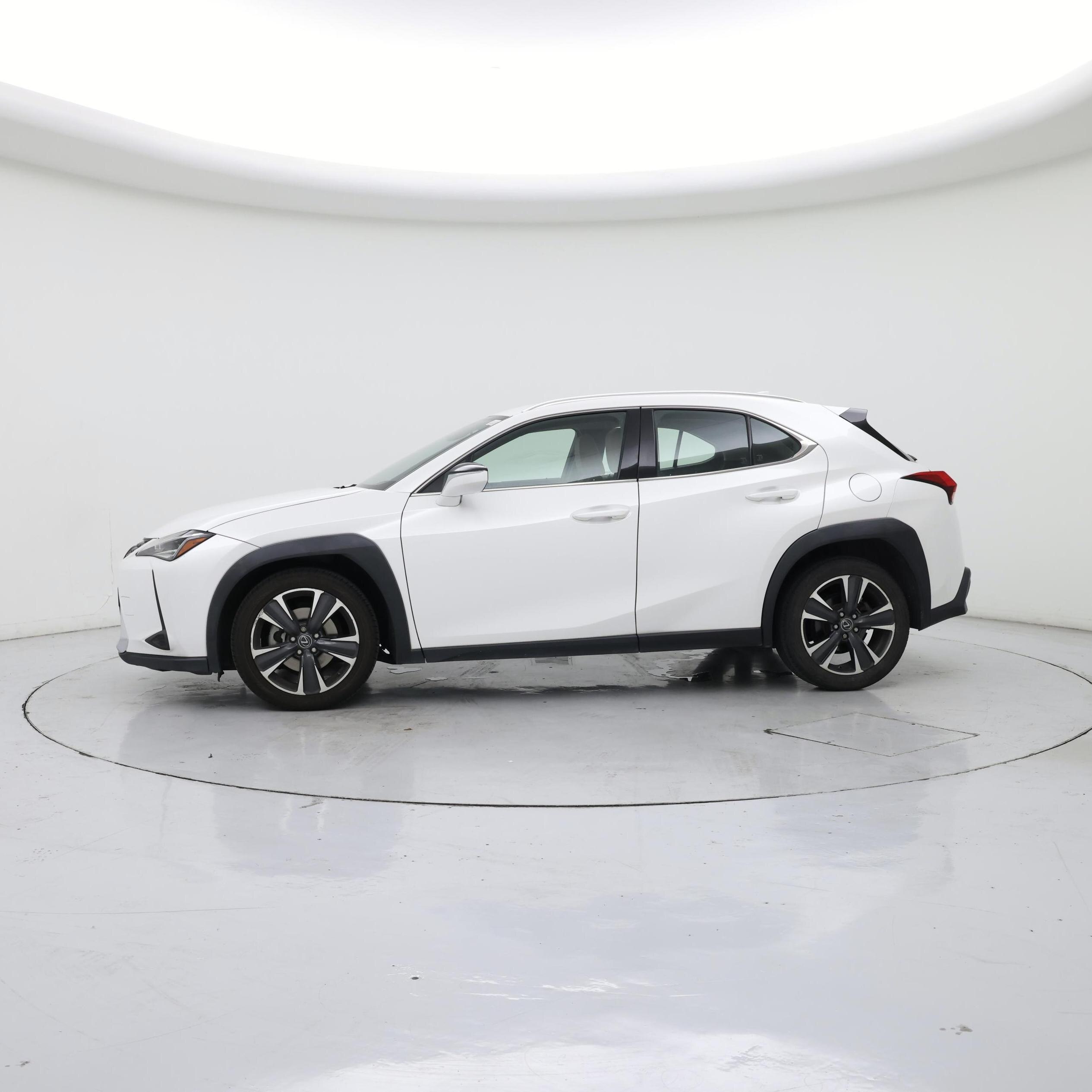 Thumbnail: 2019 Lexus UX - 3