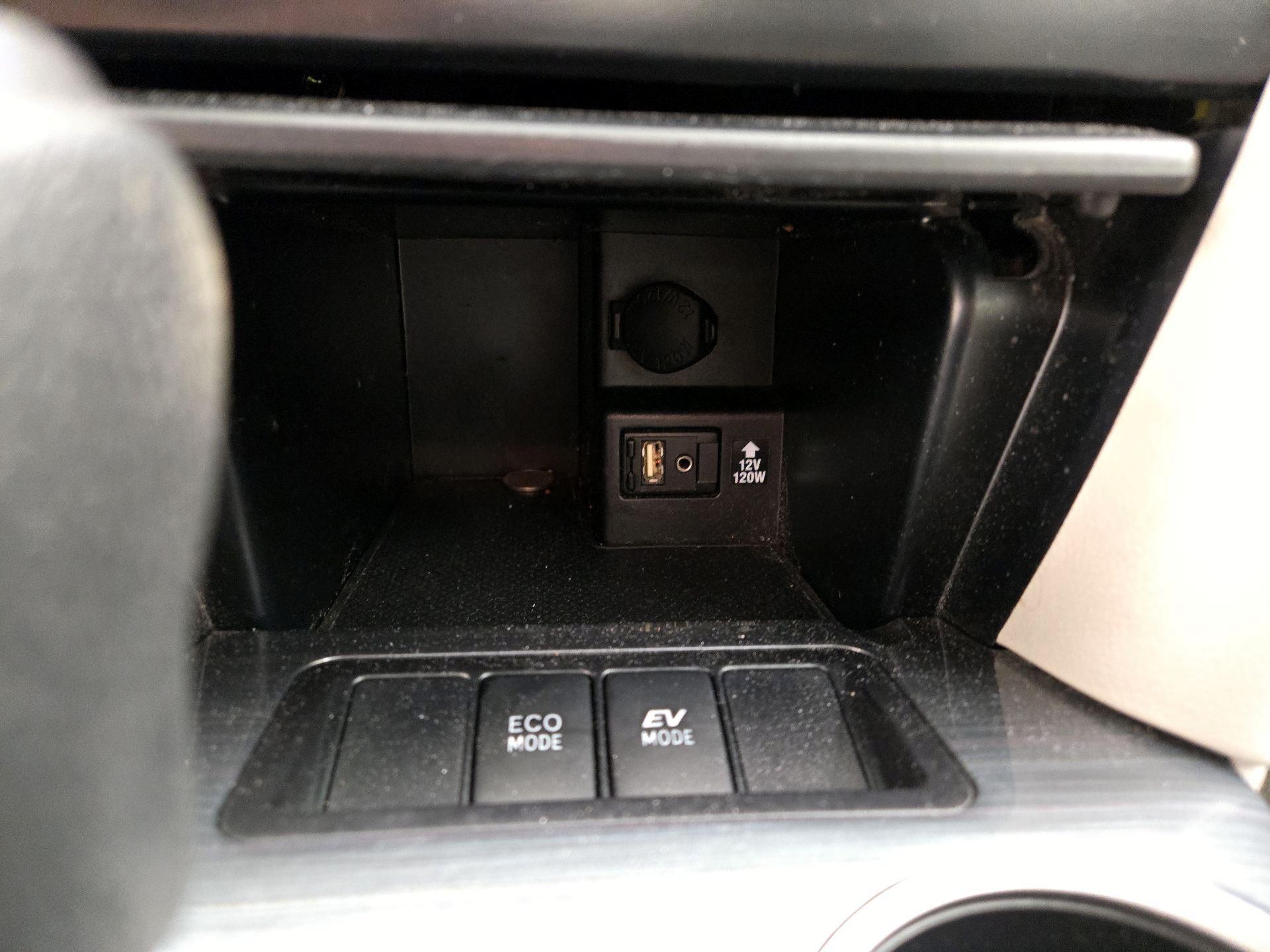 Thumbnail: 2014 Toyota Camry - 18