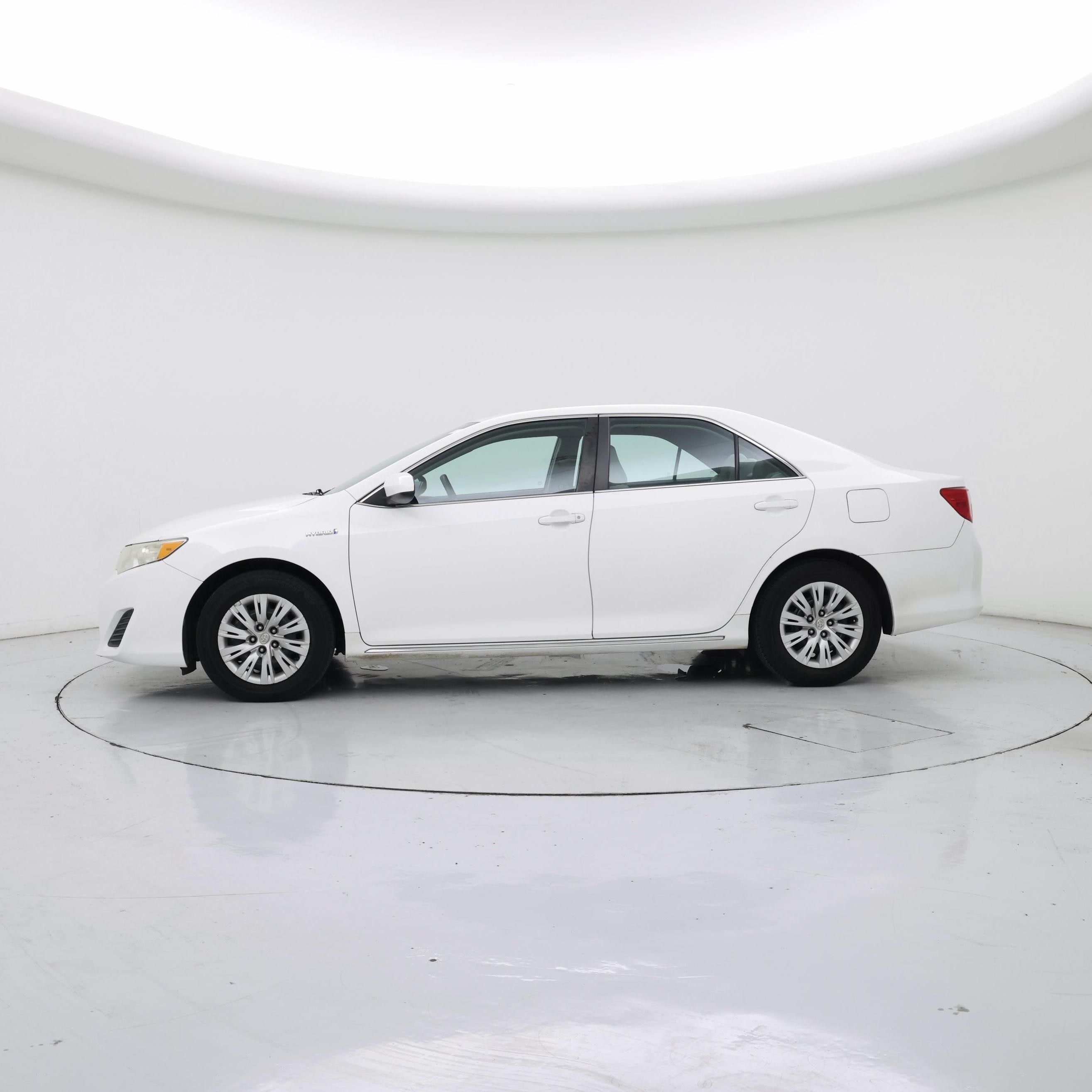 Thumbnail: 2014 Toyota Camry - 3