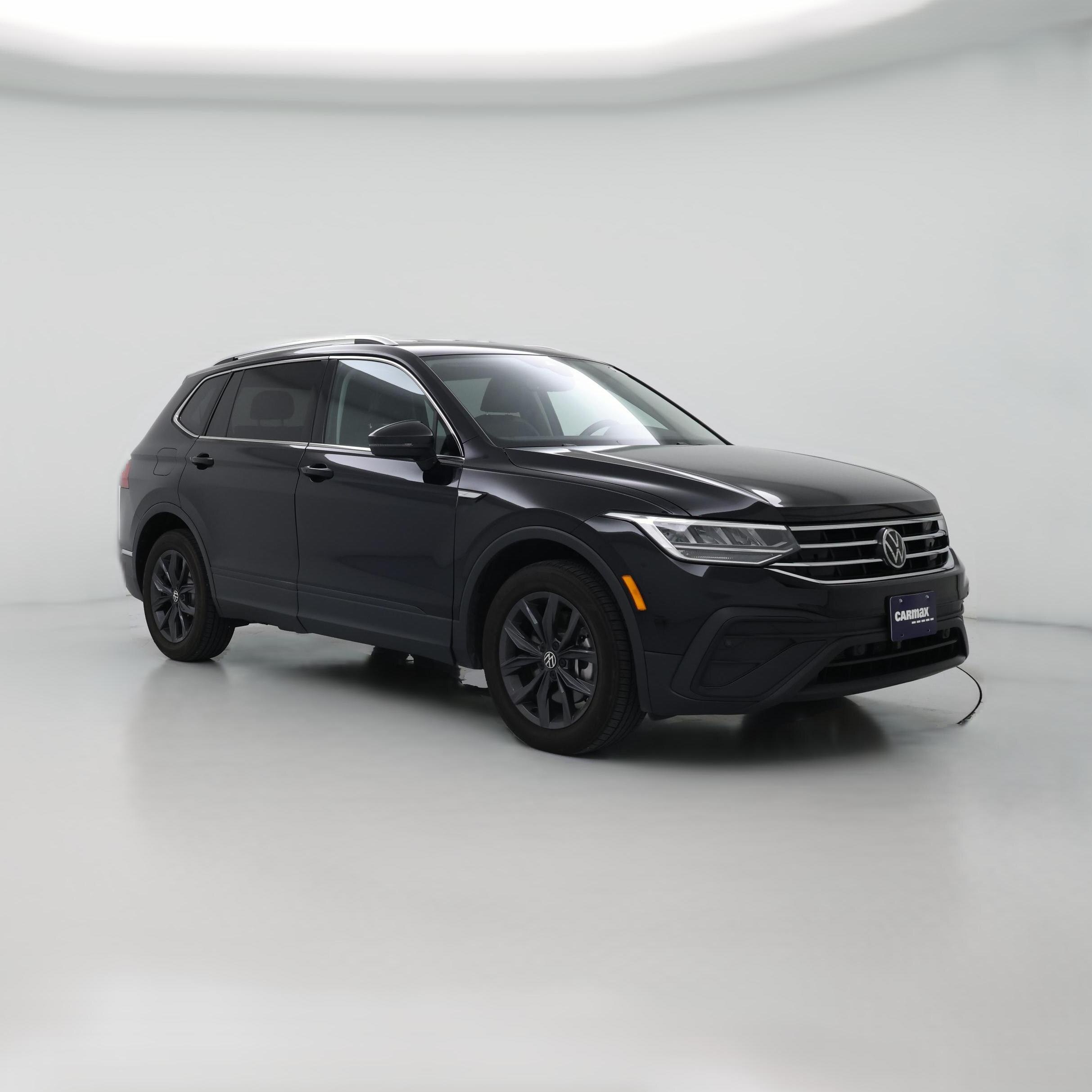 Thumbnail: 2022 Volkswagen Tiguan - 1