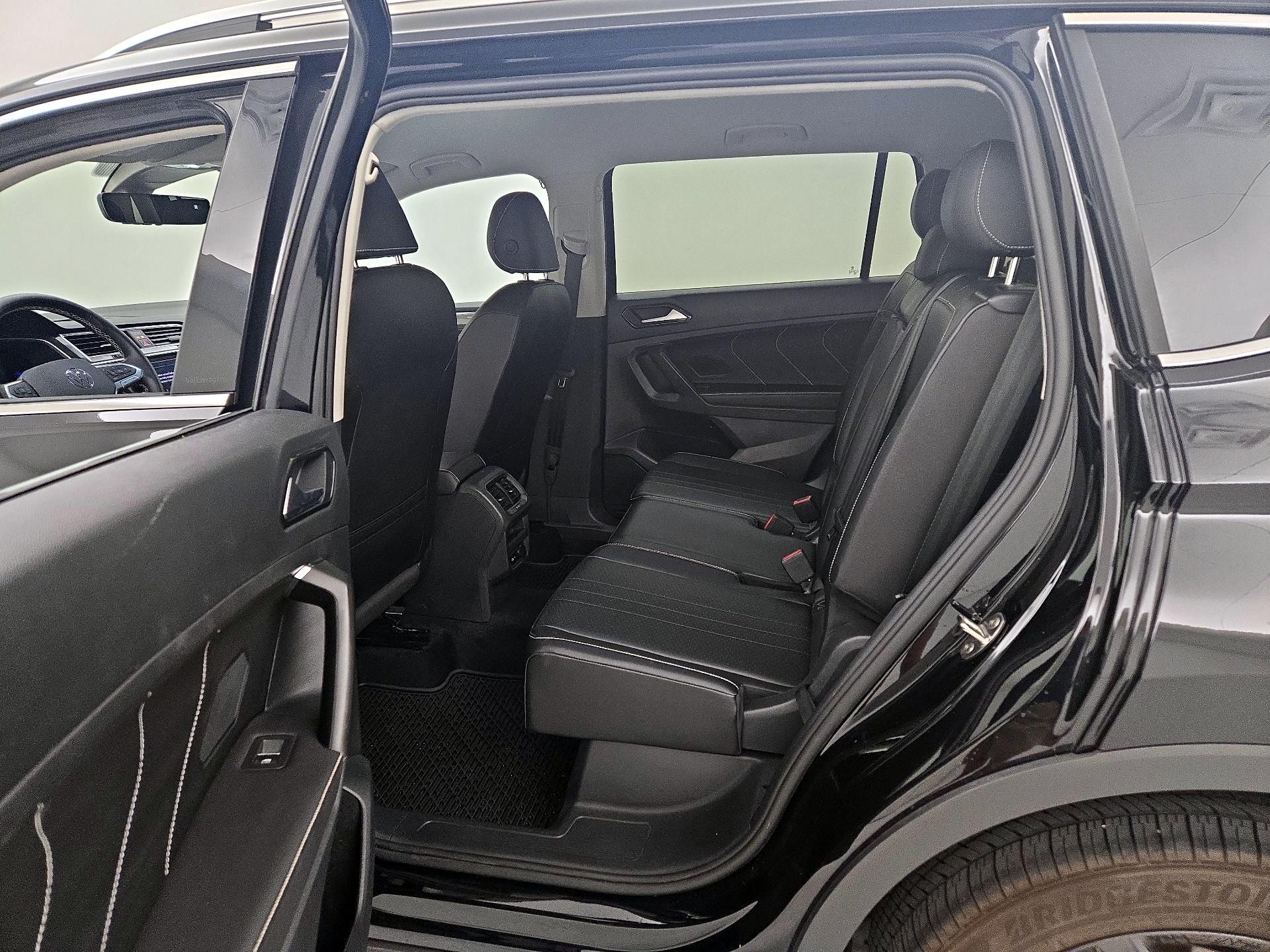 Thumbnail: 2022 Volkswagen Tiguan - 19