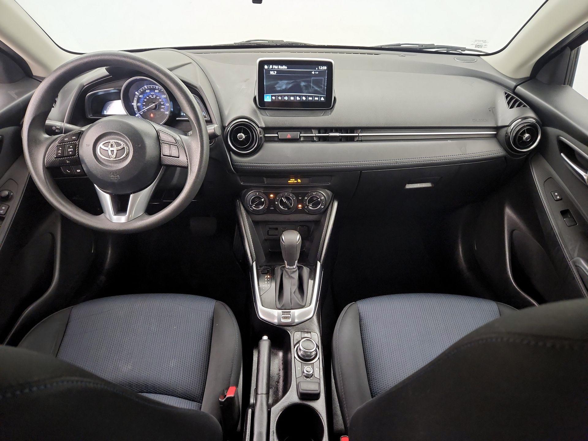 Thumbnail: 2017 Toyota Yaris iA - 9