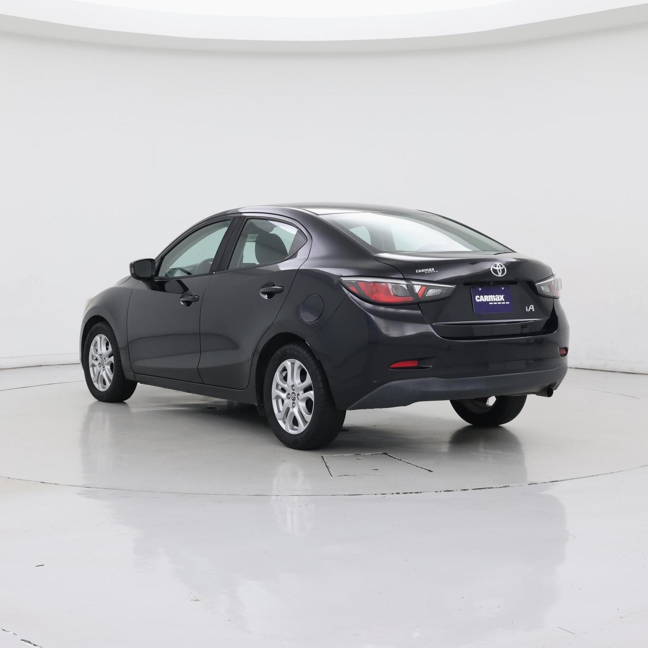 Thumbnail: 2017 Toyota Yaris iA - 2