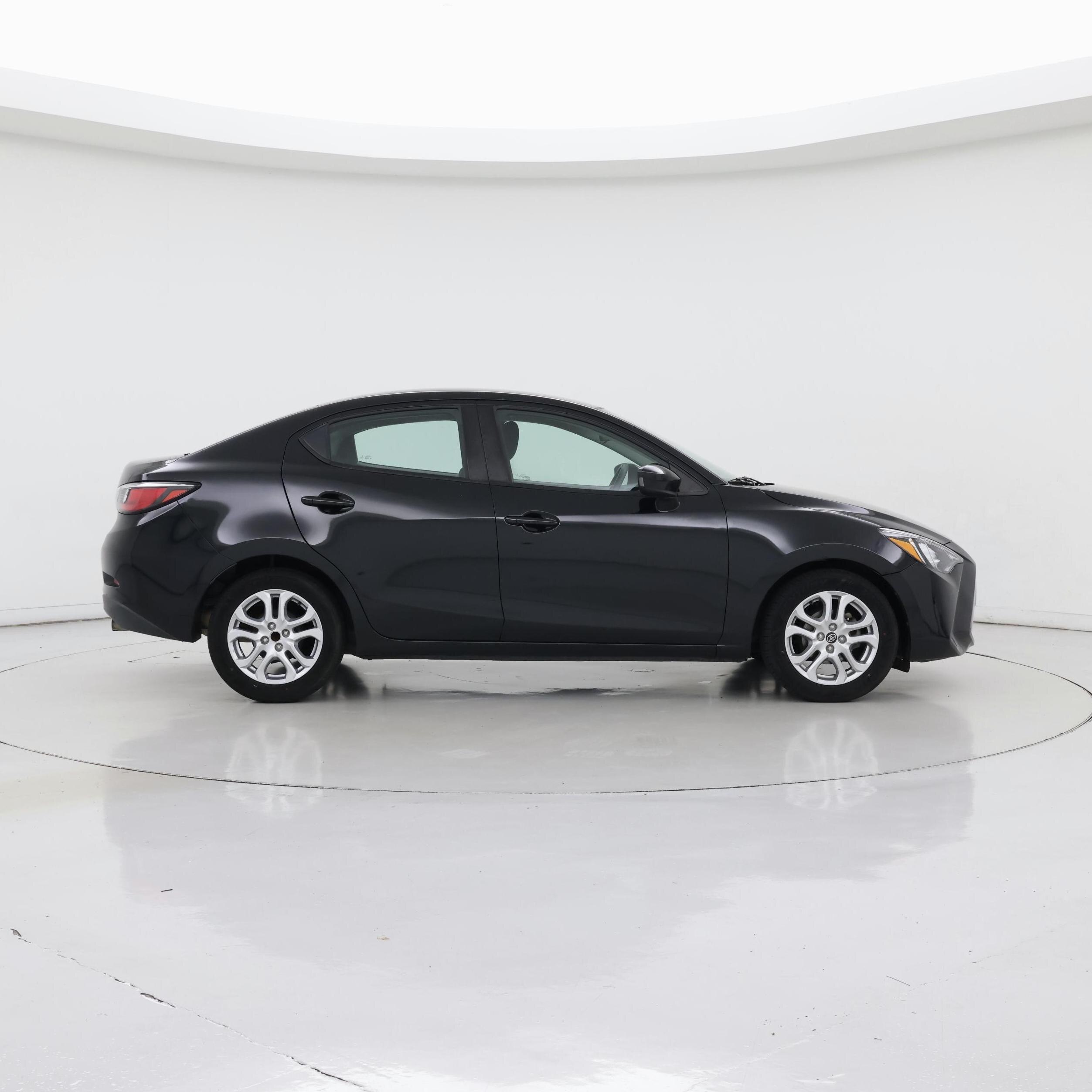 Thumbnail: 2017 Toyota Yaris iA - 7