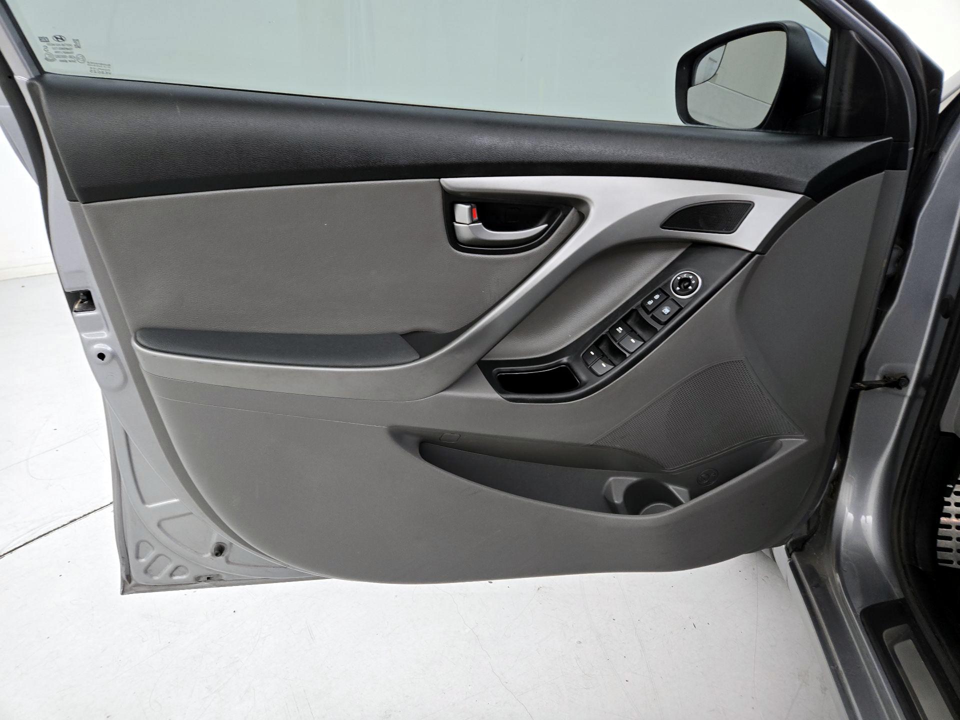 Thumbnail: 2015 Hyundai Elantra - 12