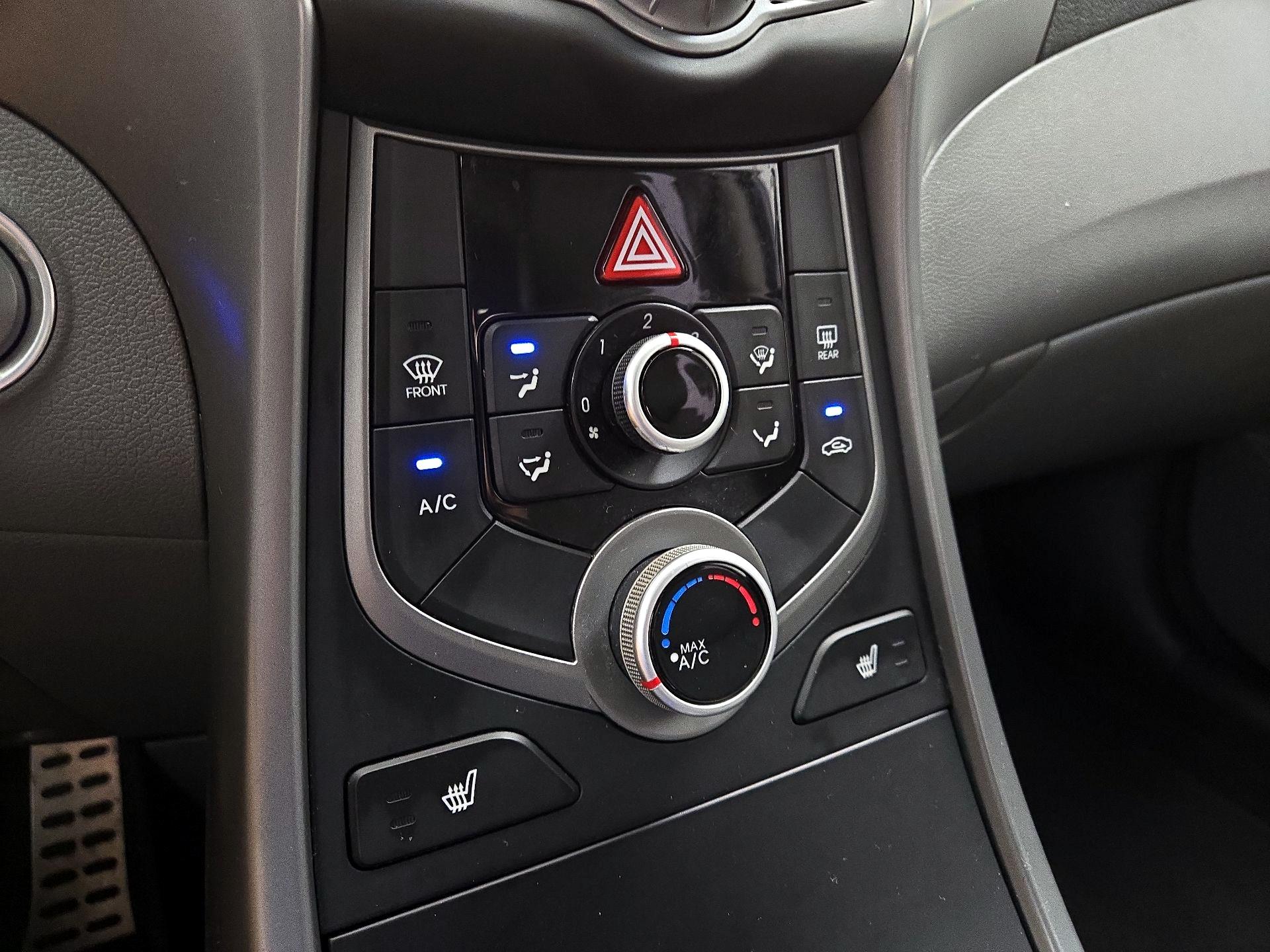 Thumbnail: 2015 Hyundai Elantra - 17