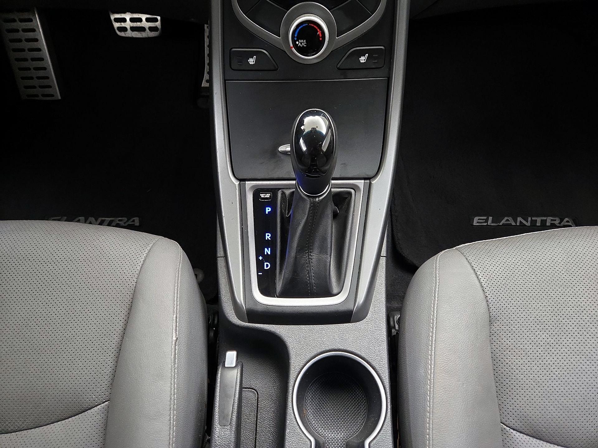 Thumbnail: 2015 Hyundai Elantra - 18