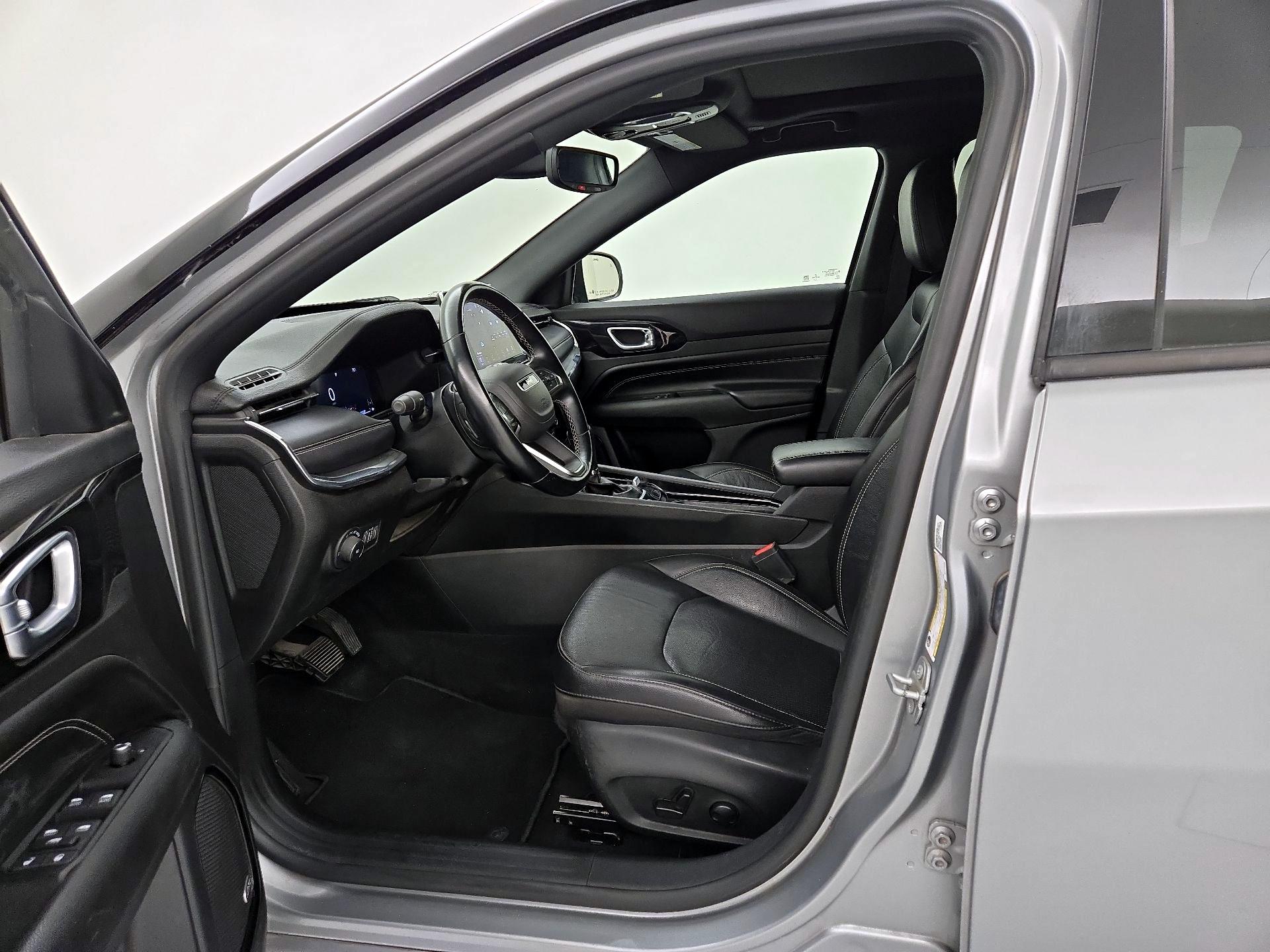 Thumbnail: 2022 Jeep Compass - 11