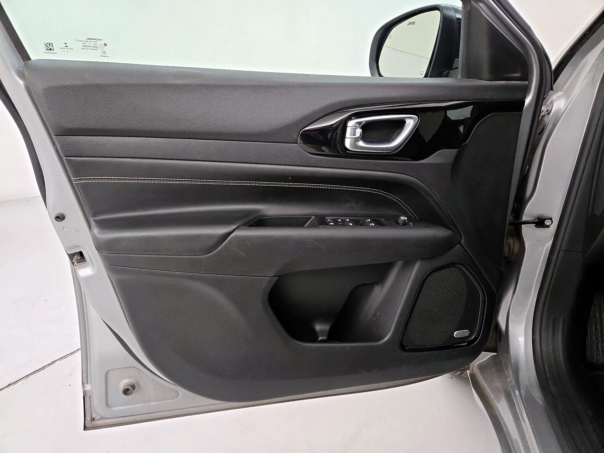 Thumbnail: 2022 Jeep Compass - 12