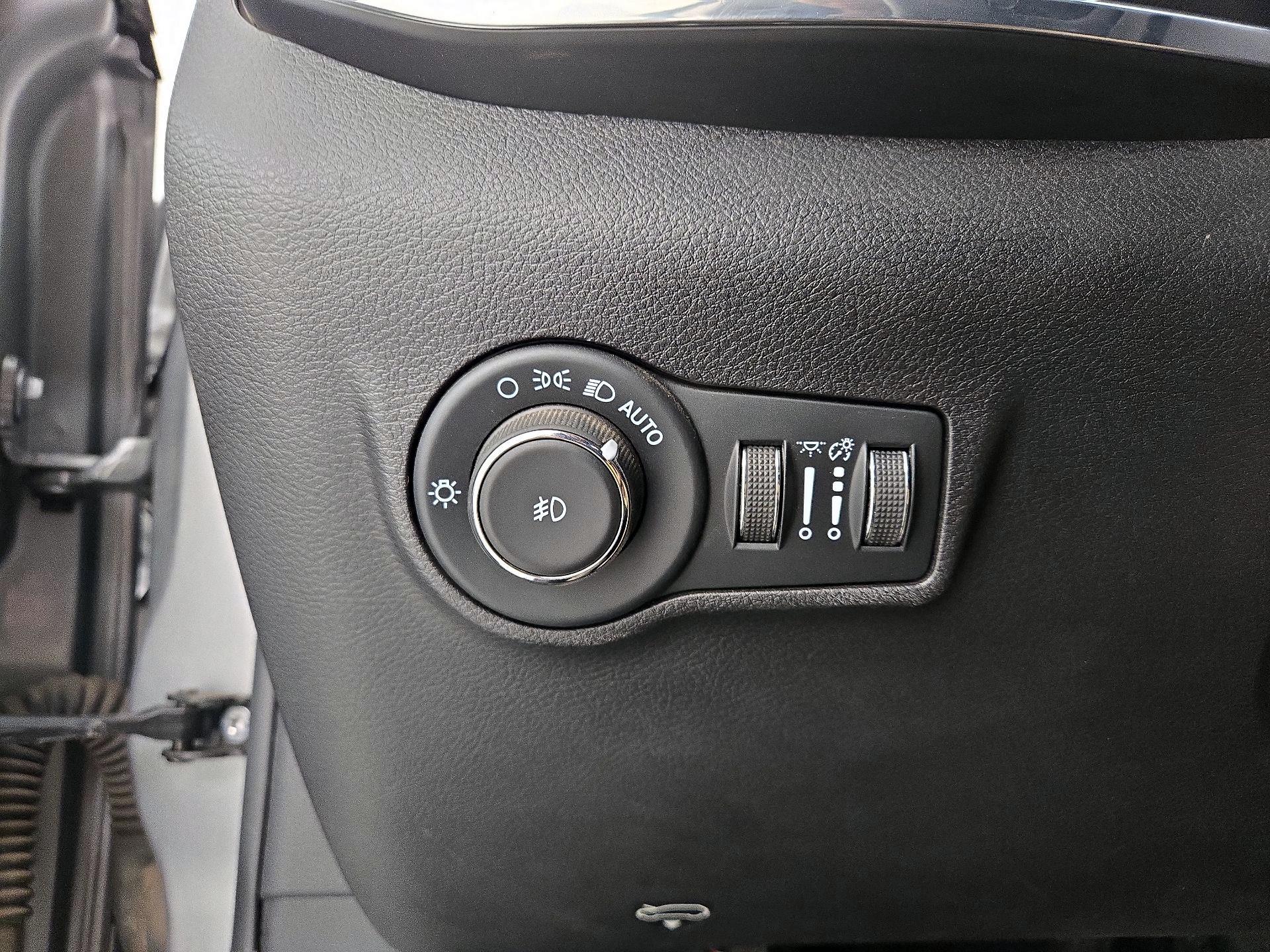 Thumbnail: 2022 Jeep Compass - 13
