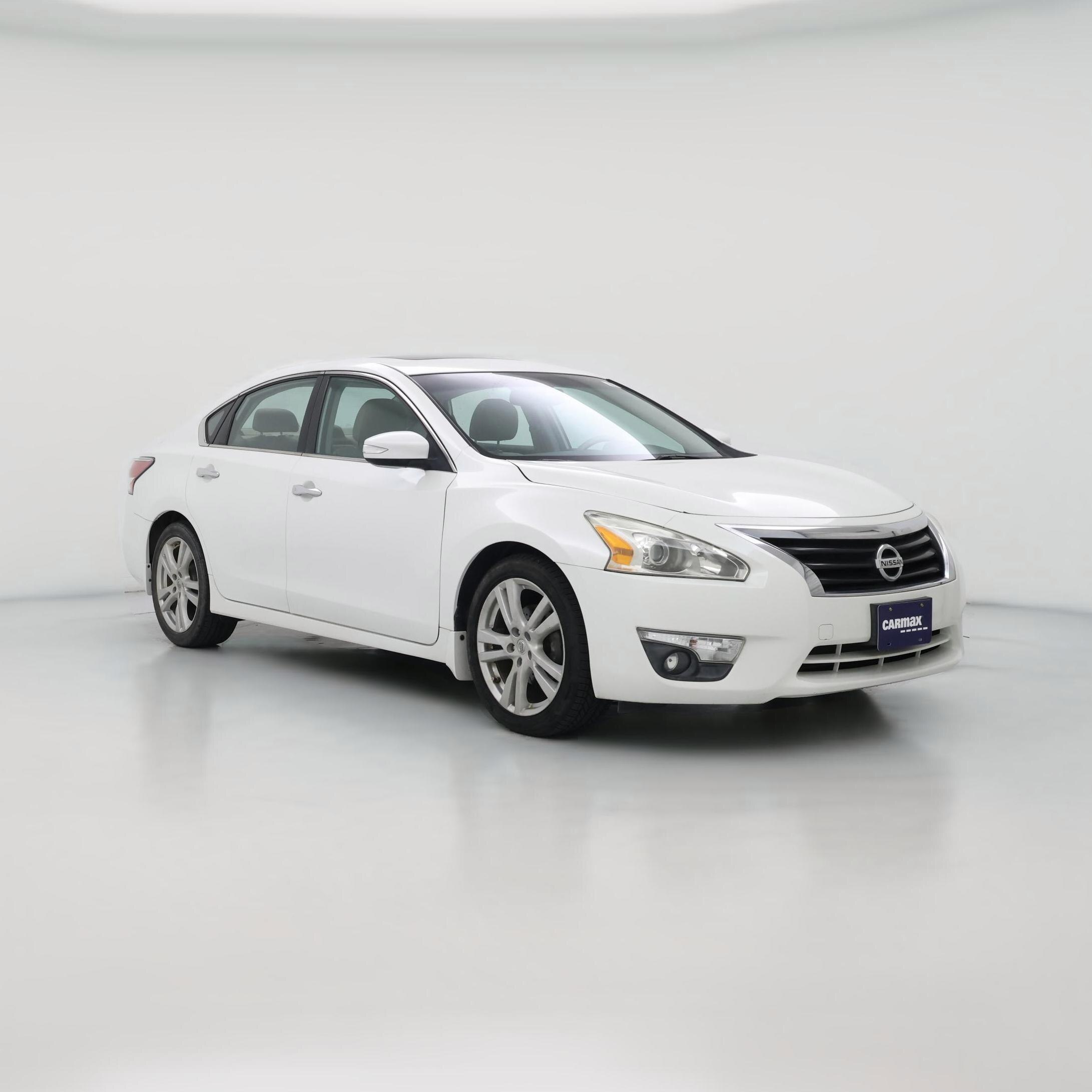 Thumbnail: 2015 Nissan Altima - 1