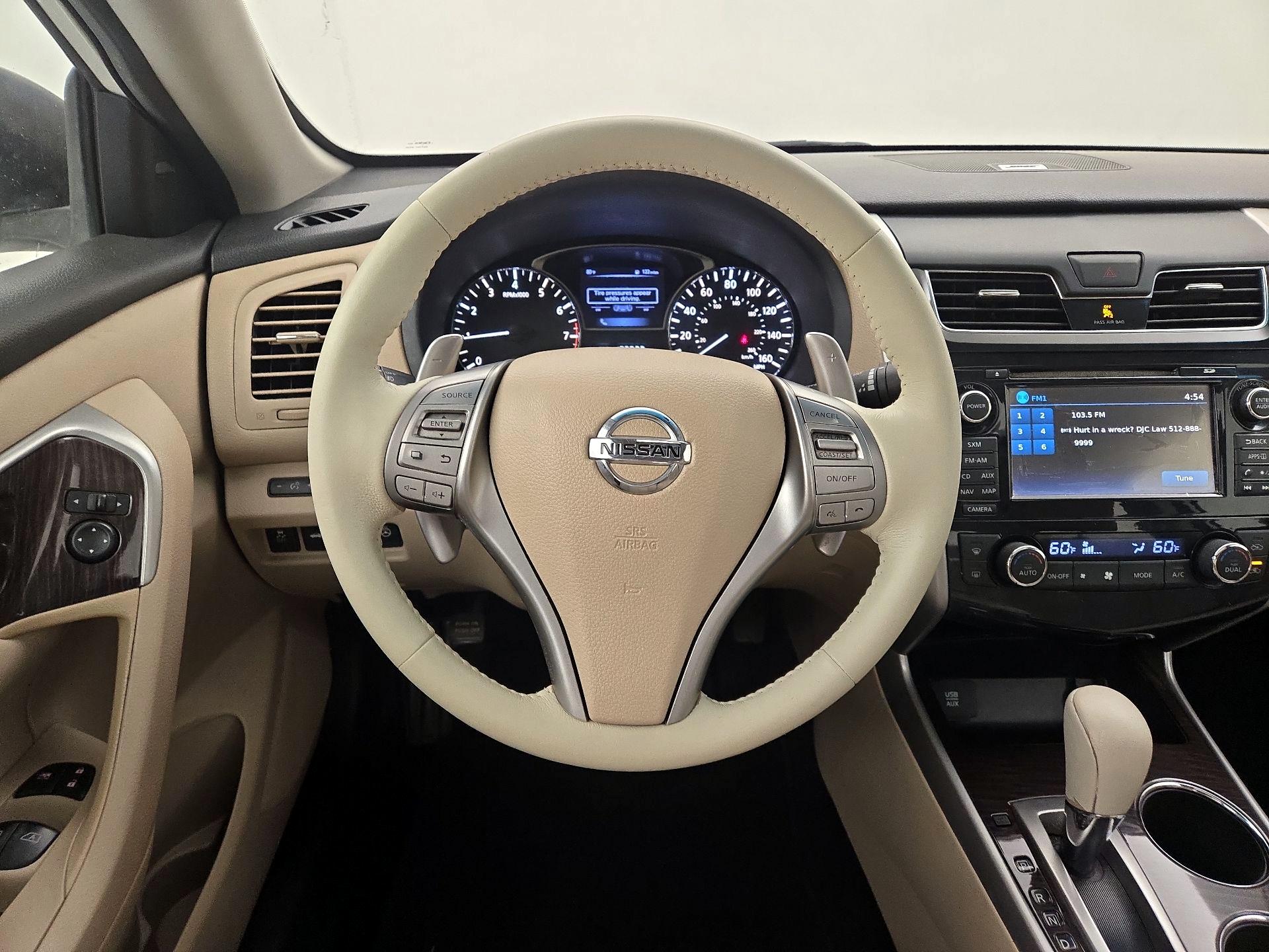 Thumbnail: 2015 Nissan Altima - 10