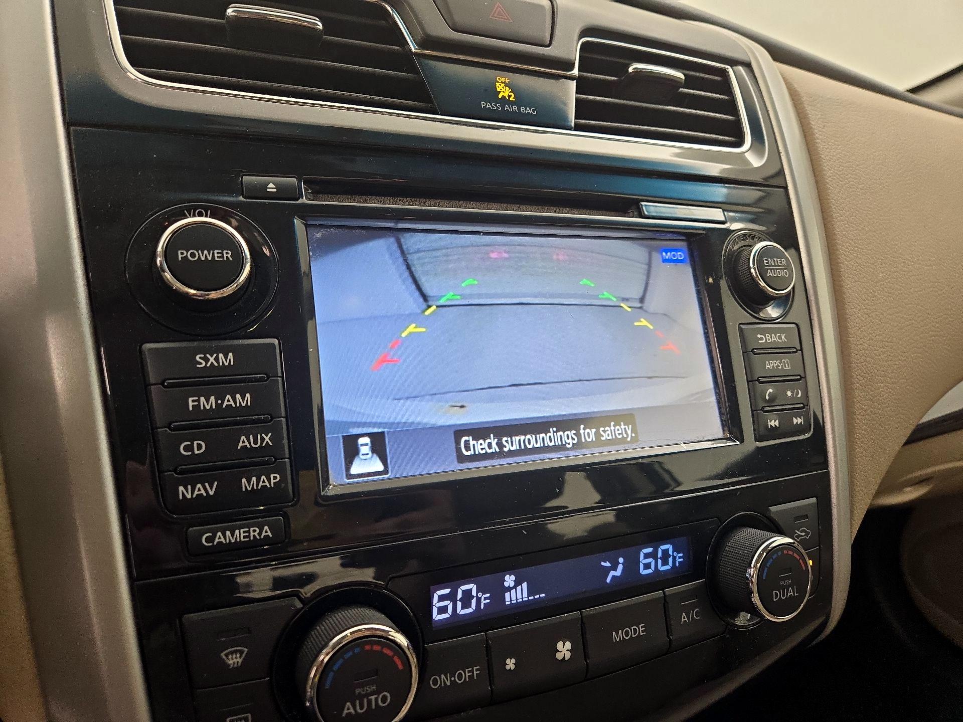 Thumbnail: 2015 Nissan Altima - 14
