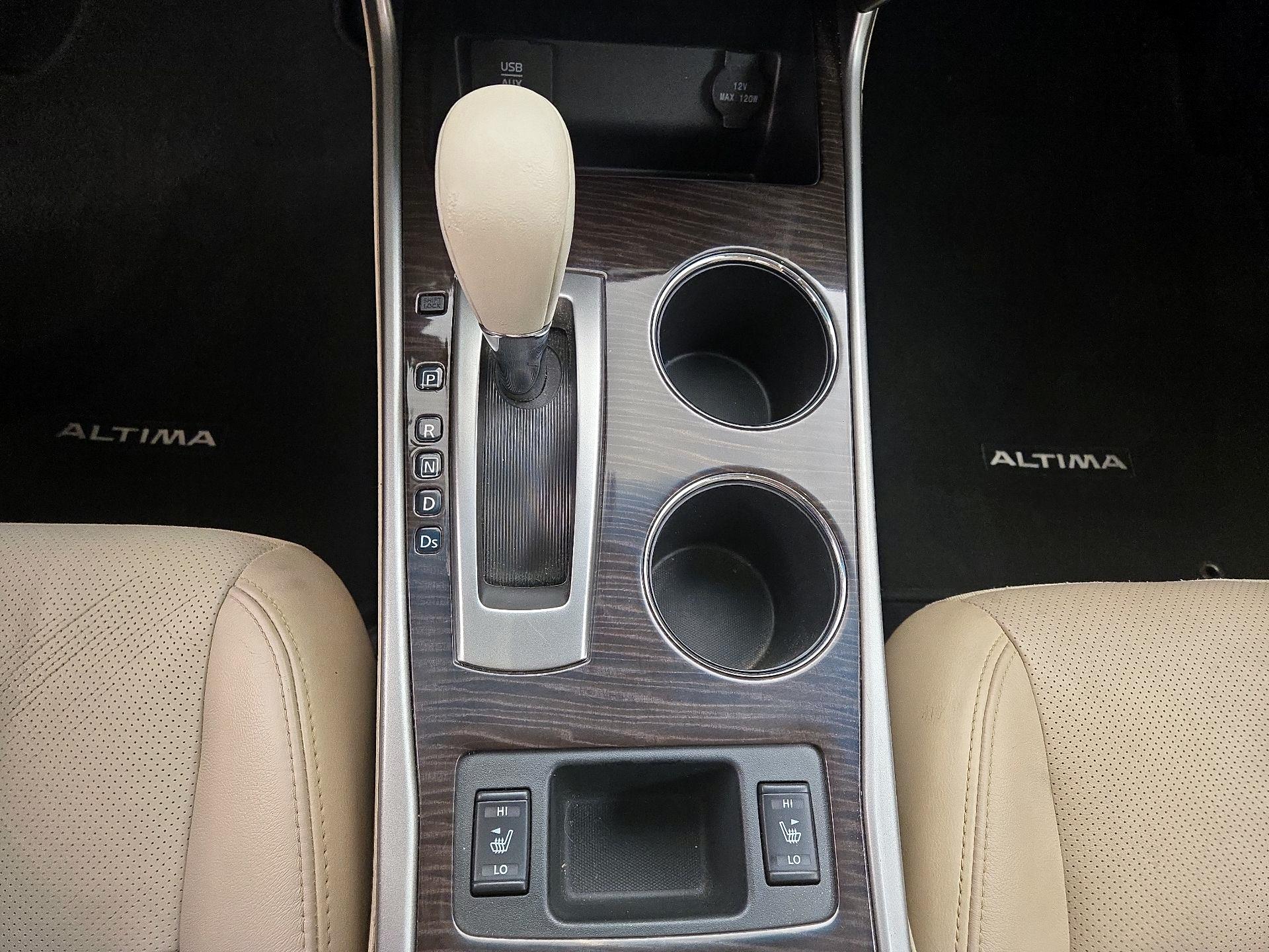 Thumbnail: 2015 Nissan Altima - 17