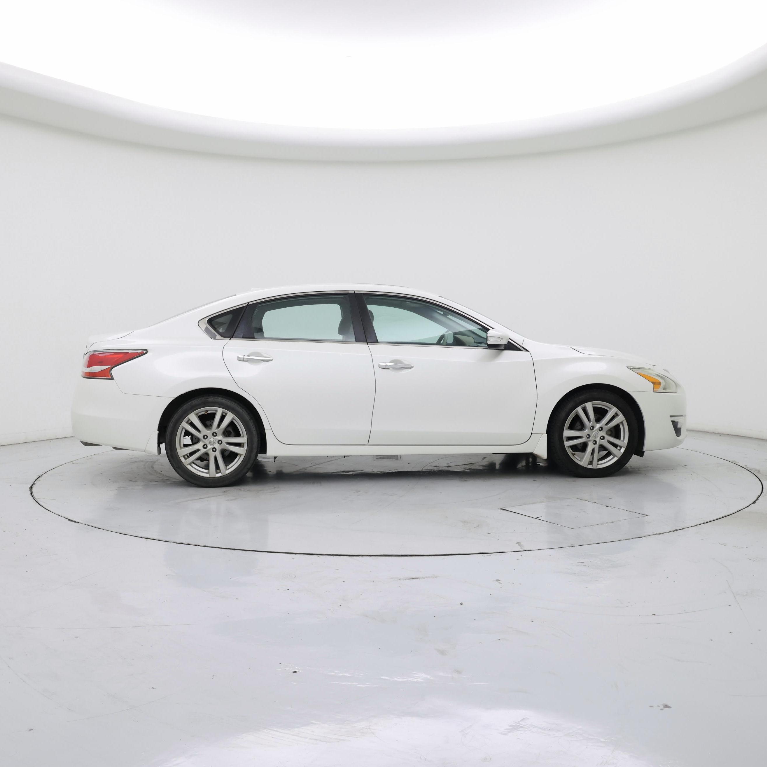 Thumbnail: 2015 Nissan Altima - 7