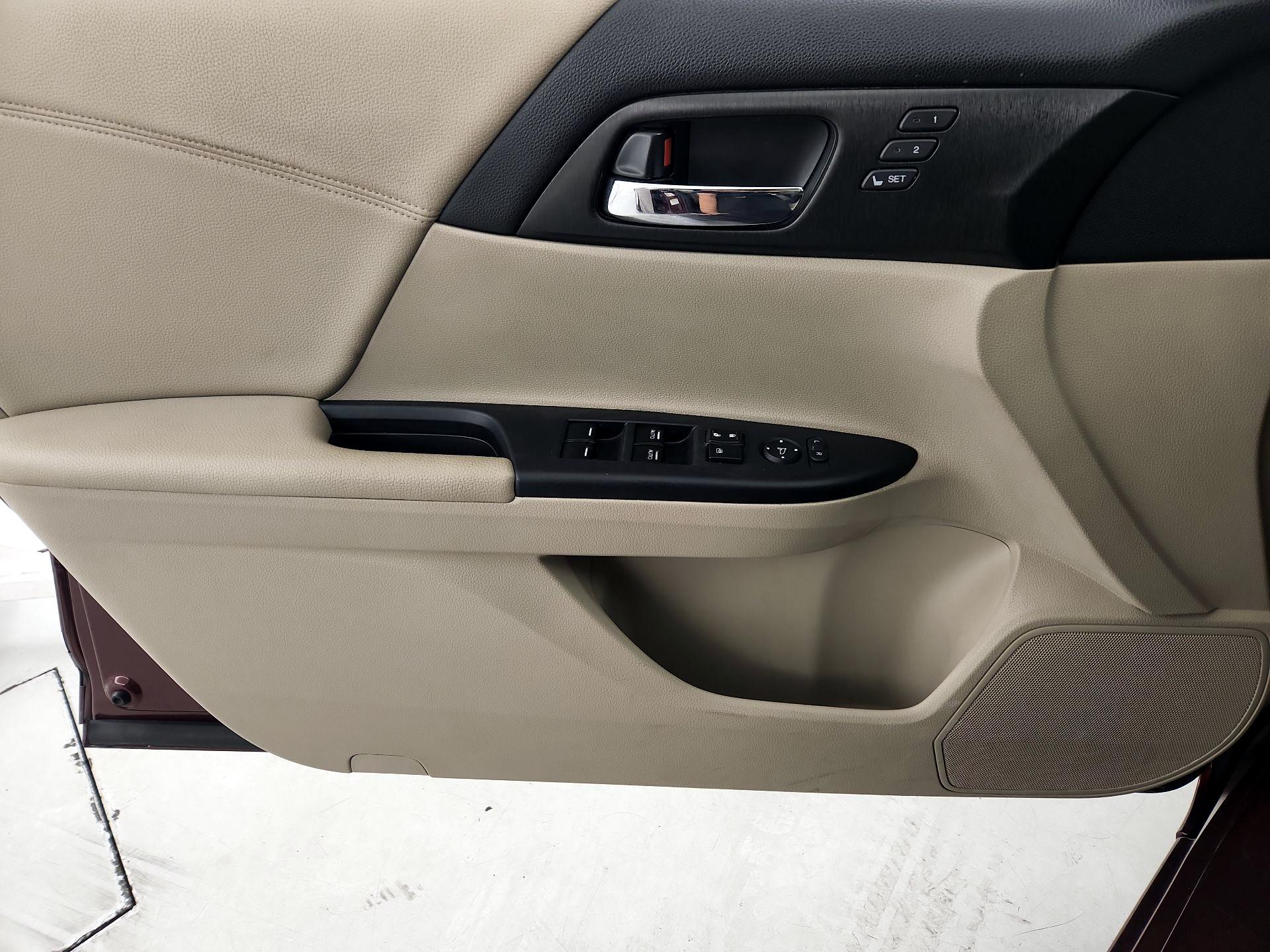 Thumbnail: 2013 Honda Accord - 12