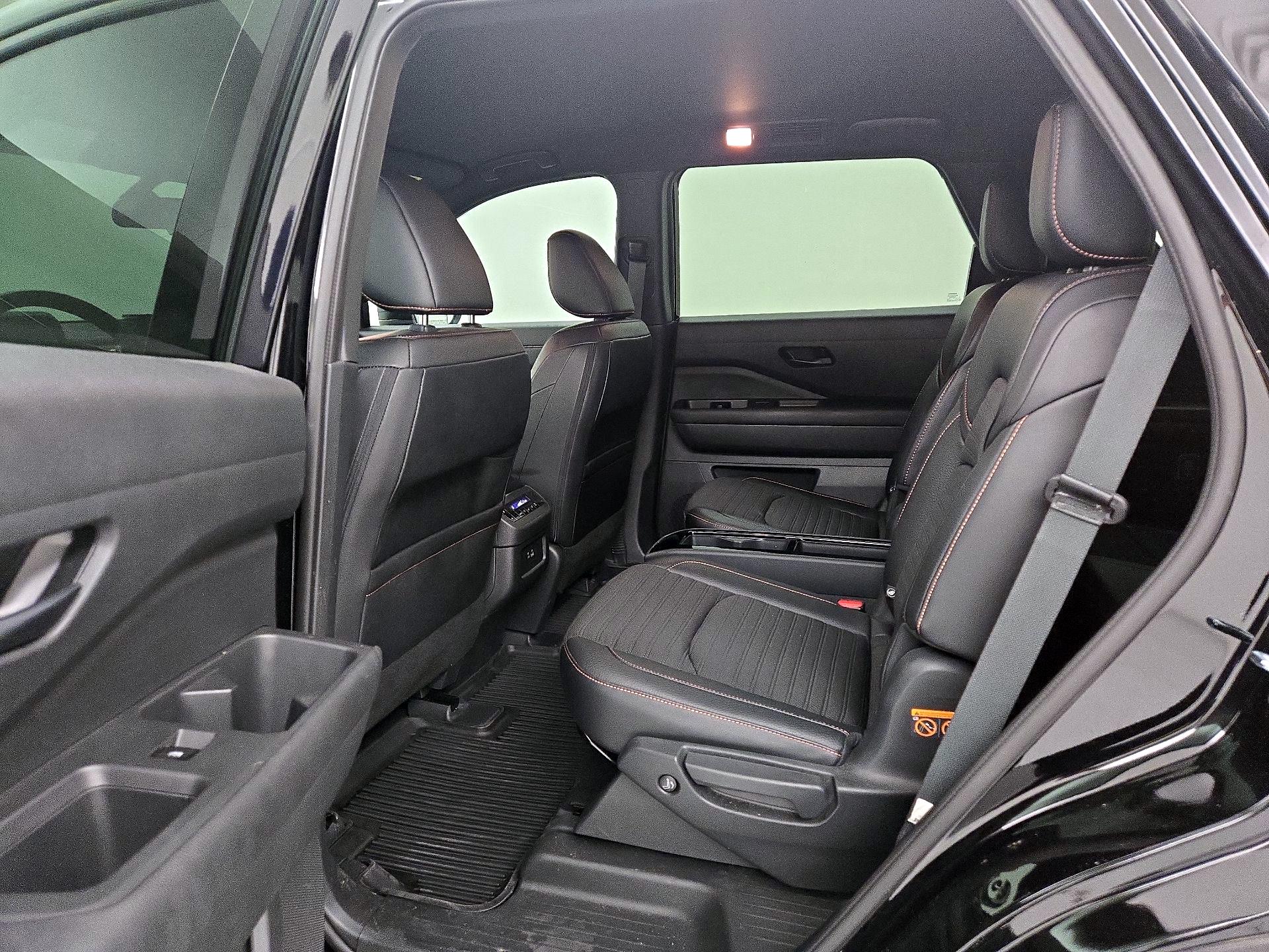 Thumbnail: 2023 Nissan Pathfinder - 19