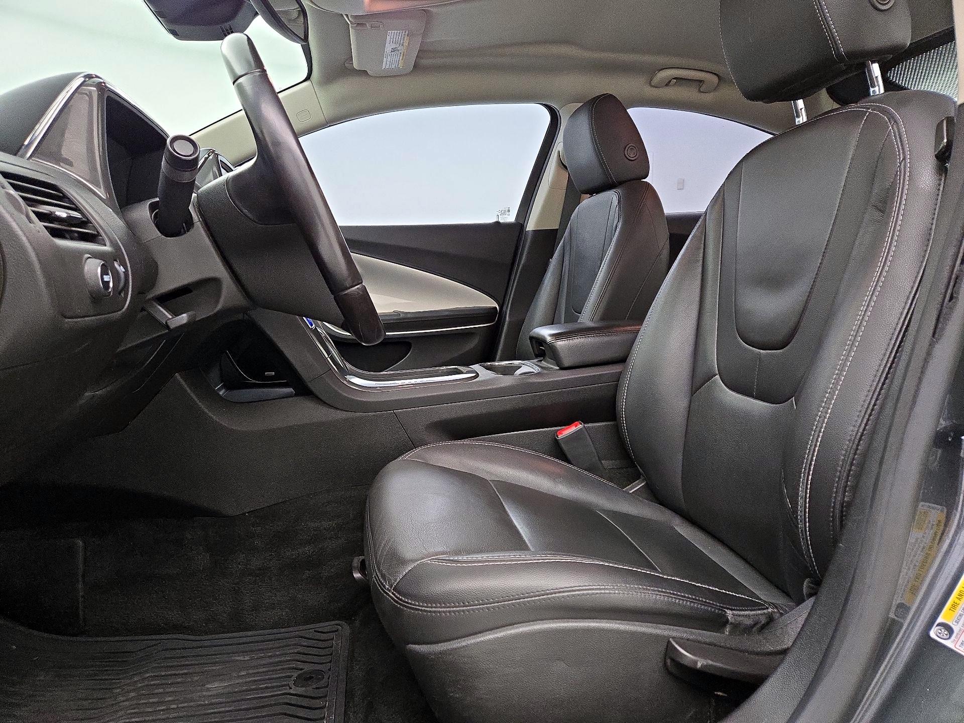 Thumbnail: 2014 Chevrolet Volt - 11