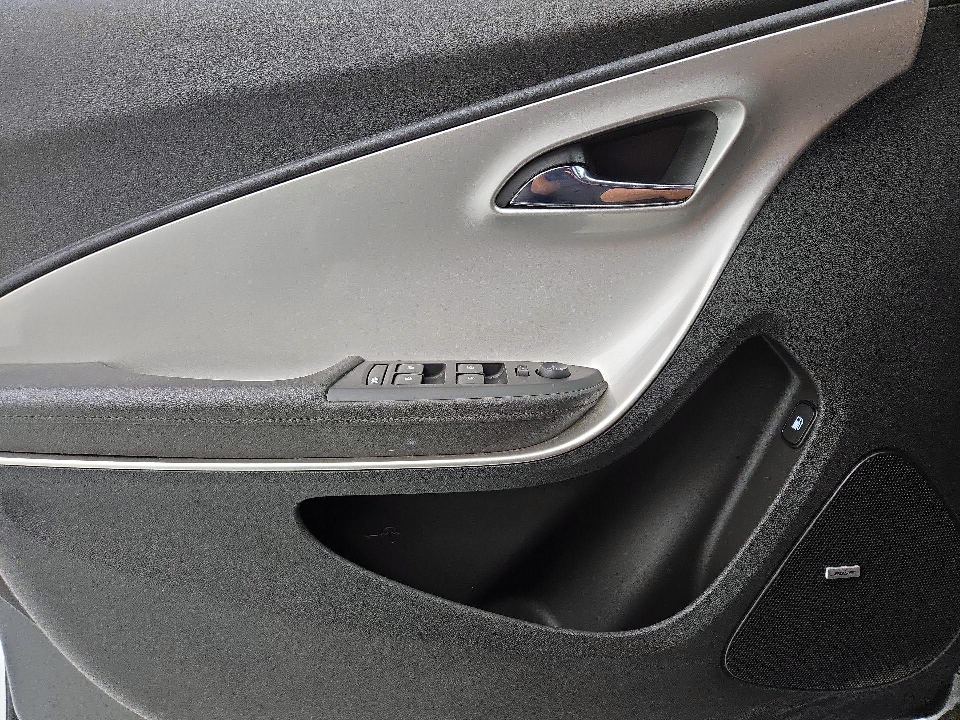 Thumbnail: 2014 Chevrolet Volt - 12