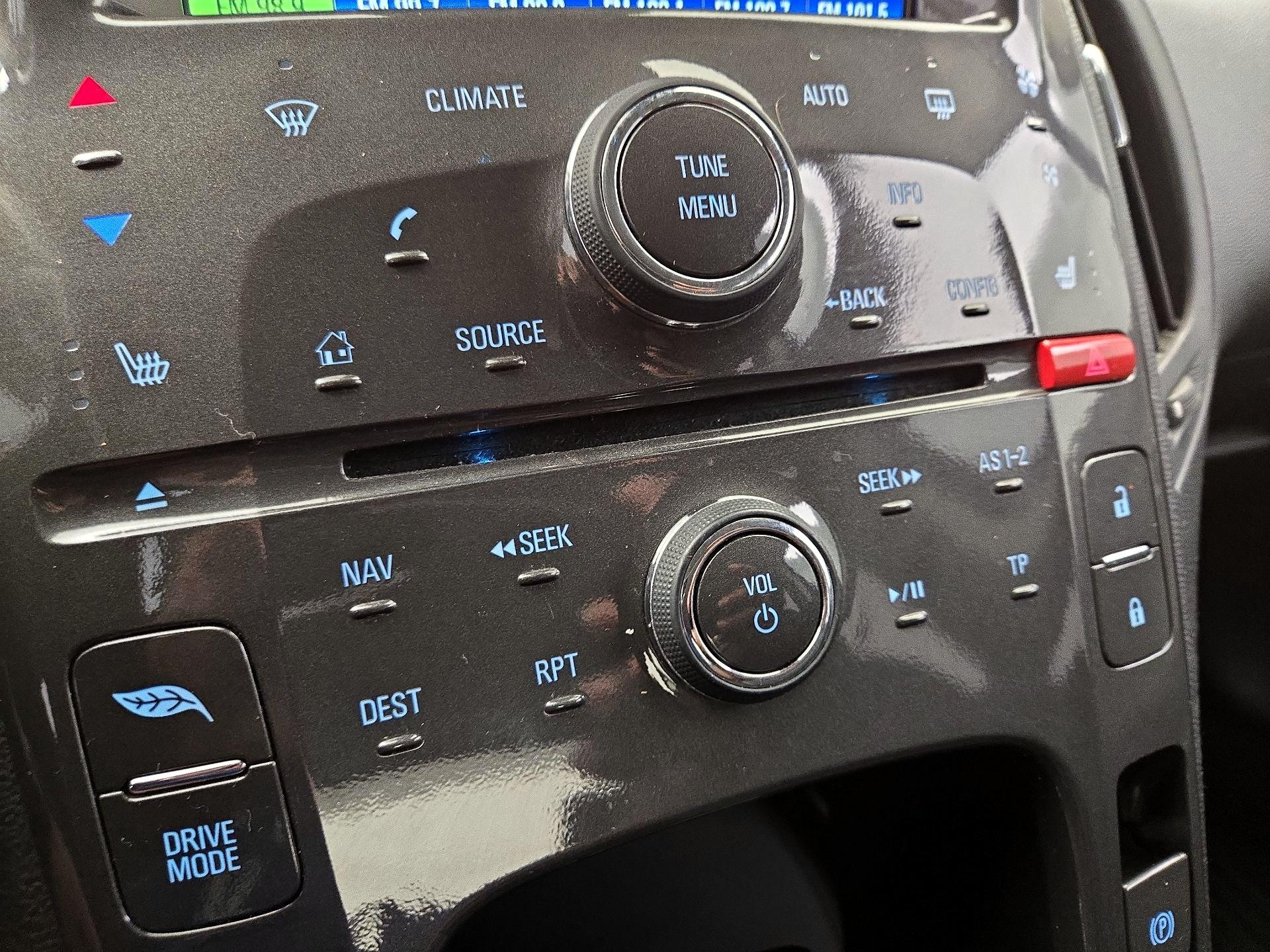 Thumbnail: 2014 Chevrolet Volt - 17
