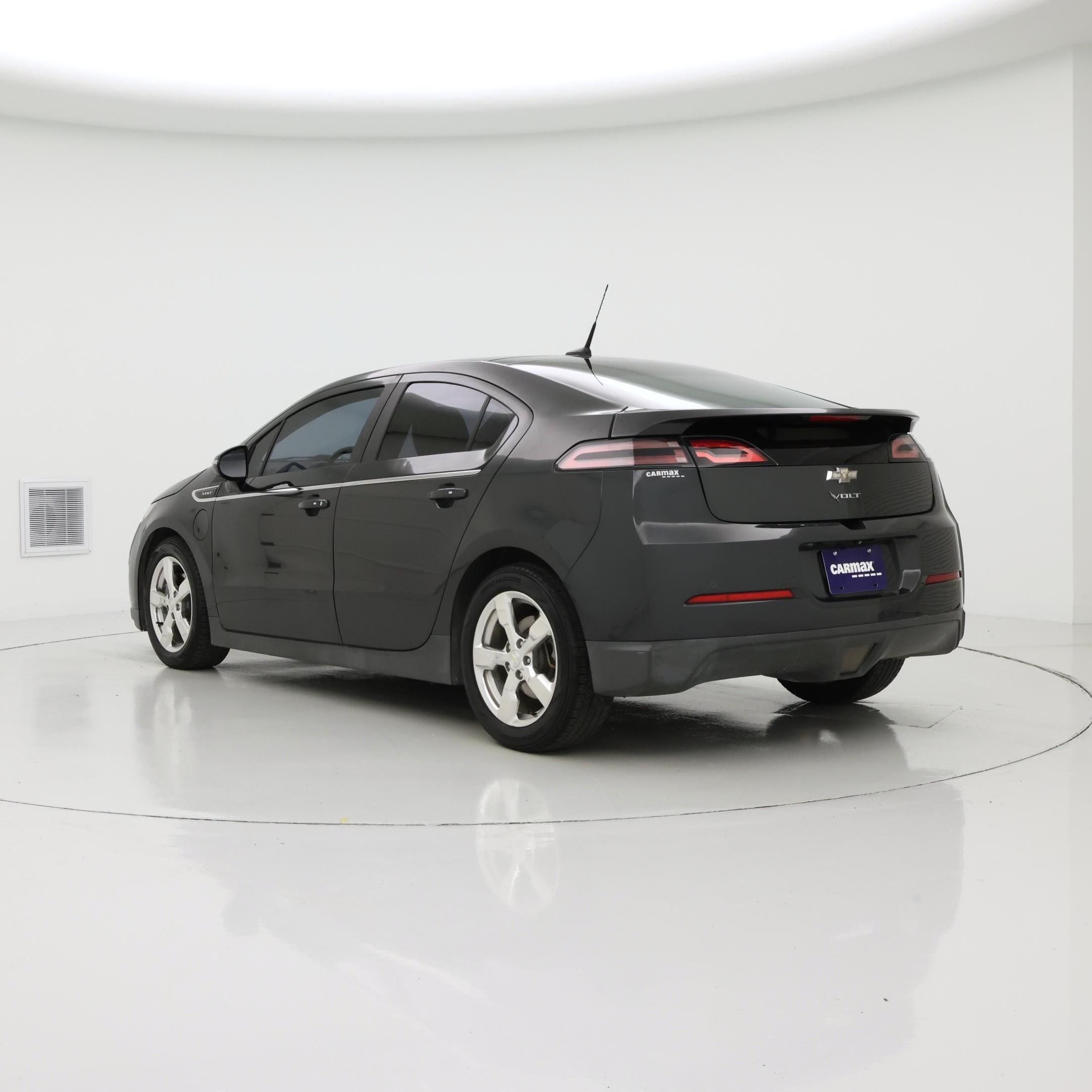 Thumbnail: 2014 Chevrolet Volt - 2