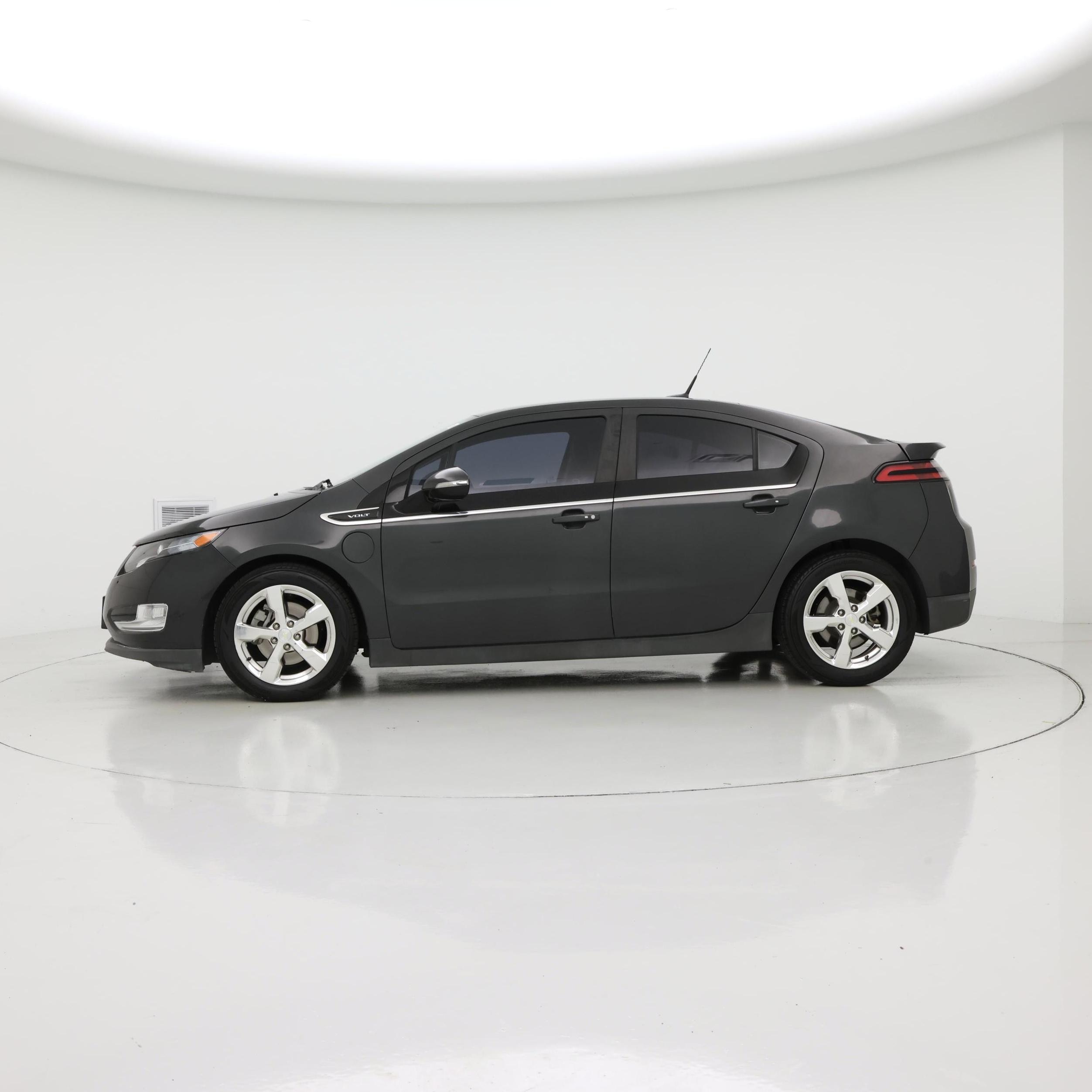 Thumbnail: 2014 Chevrolet Volt - 3