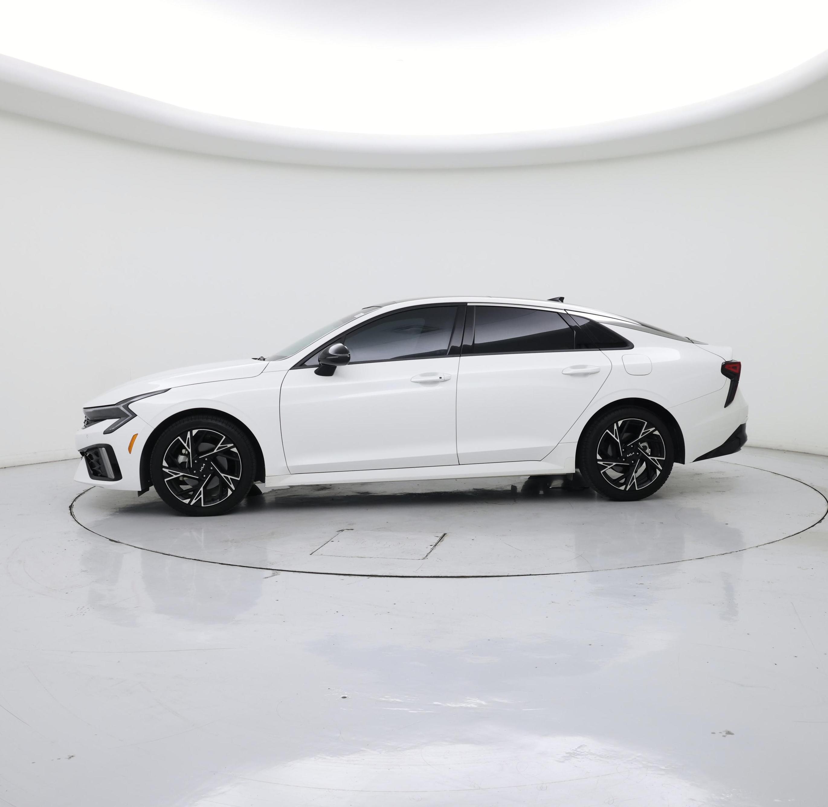 Thumbnail: 2025 Kia K5 - 3
