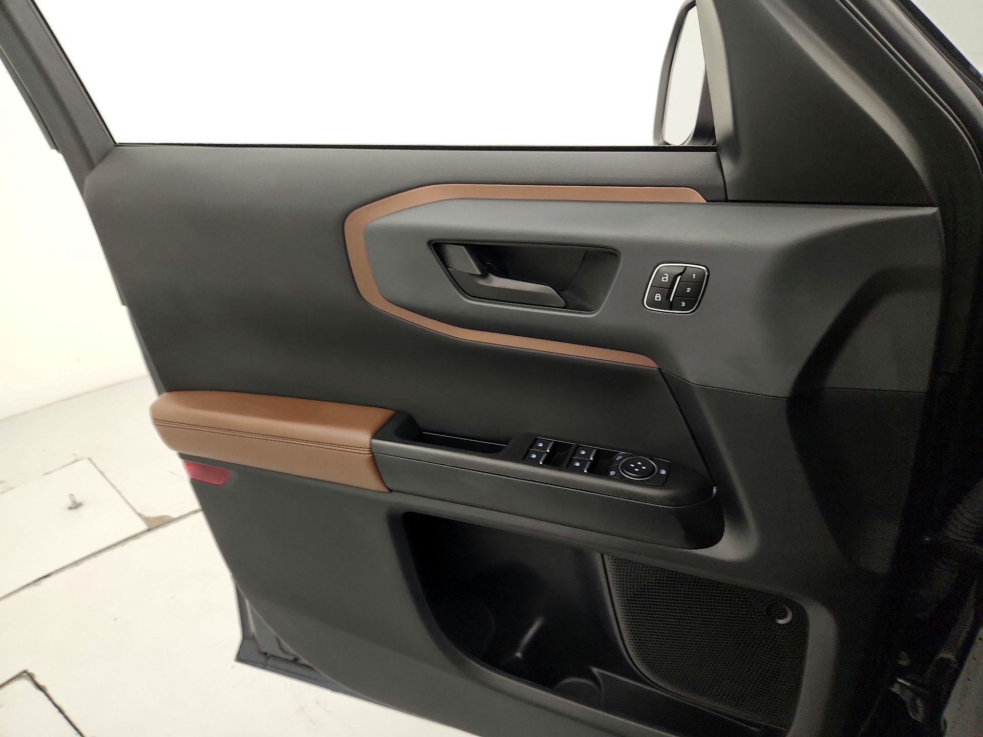 Thumbnail: 2023 Ford Bronco Sport - 12