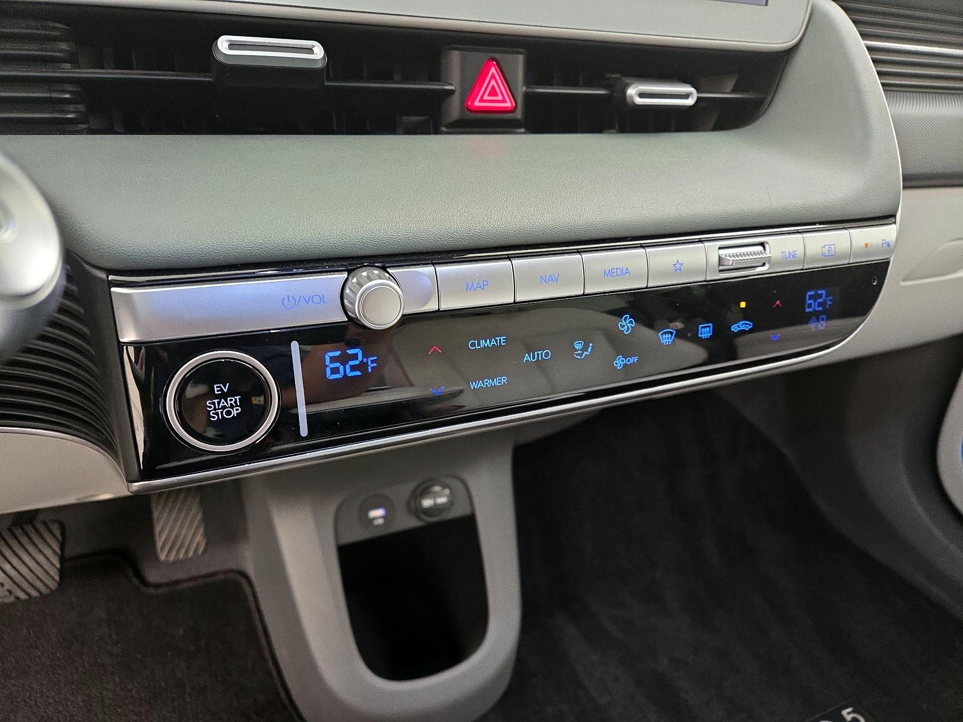 Thumbnail: 2022 Hyundai Ioniq 5 - 17