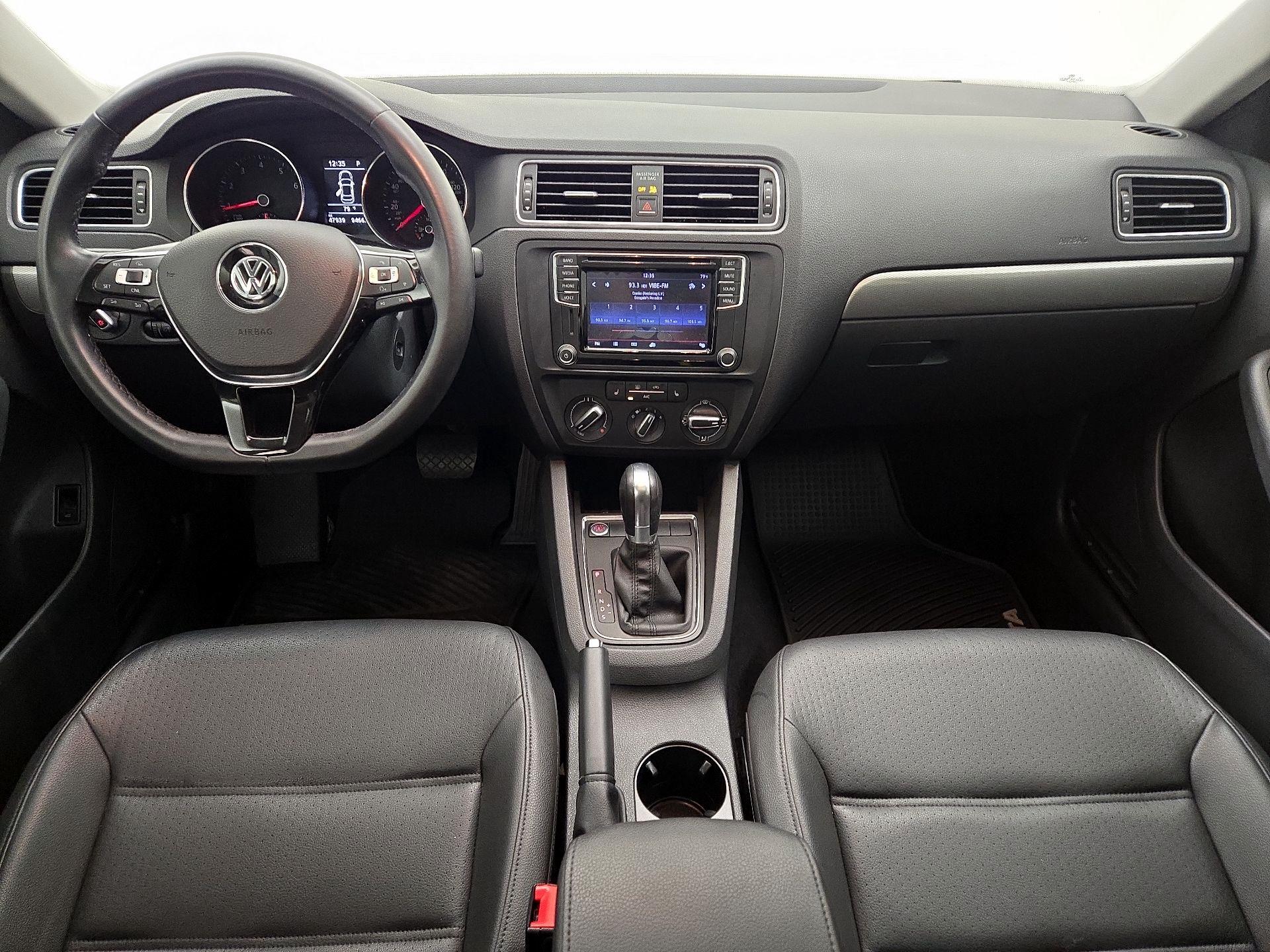 Thumbnail: 2017 Volkswagen Jetta - 9