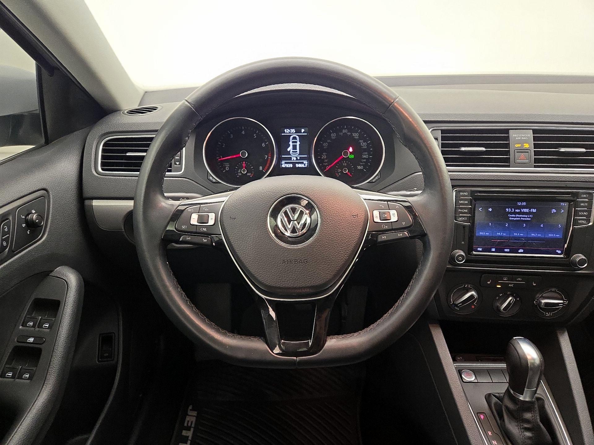 Thumbnail: 2017 Volkswagen Jetta - 10