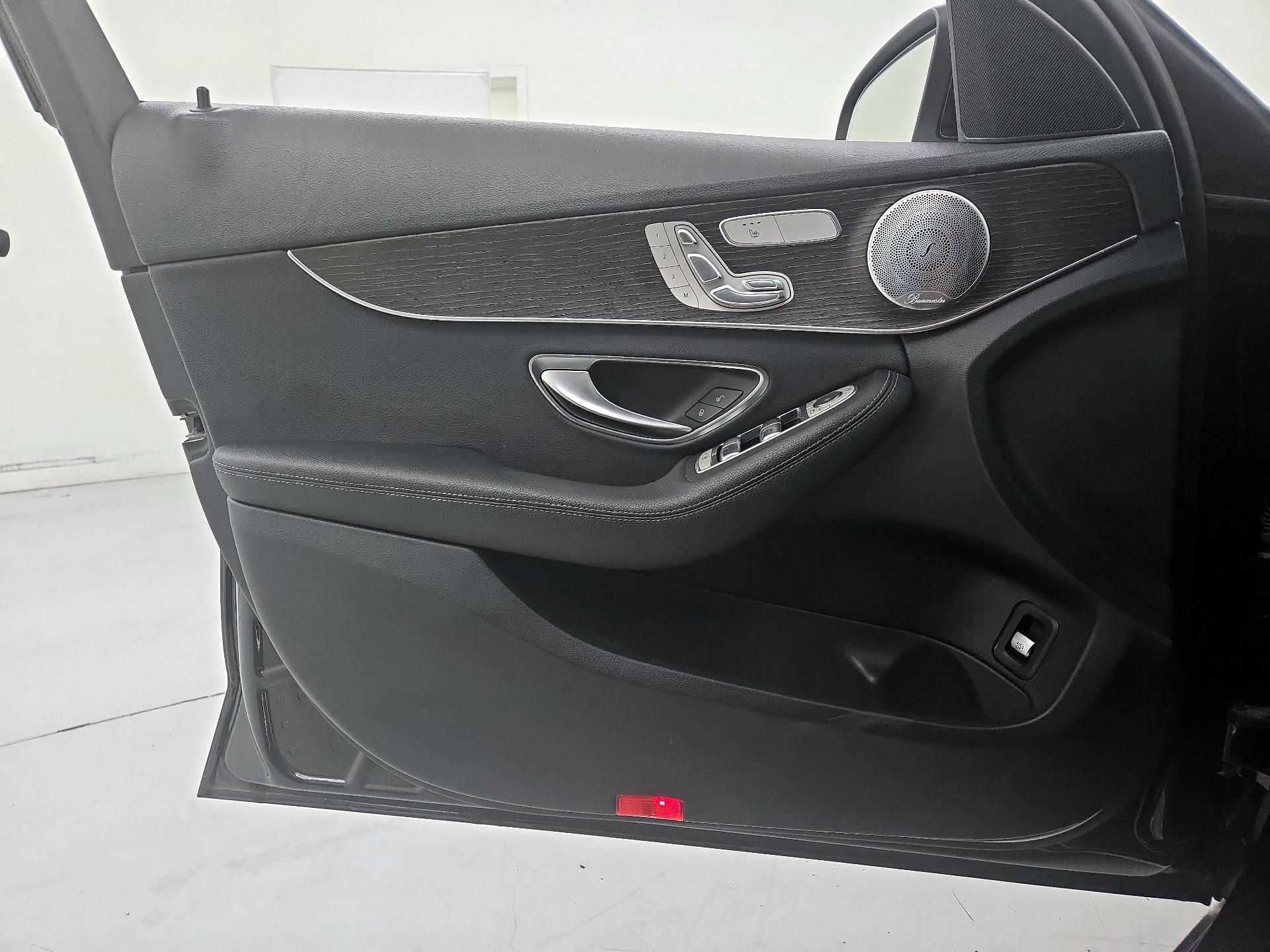 Thumbnail: 2020 Mercedes-Benz C-Class - 12
