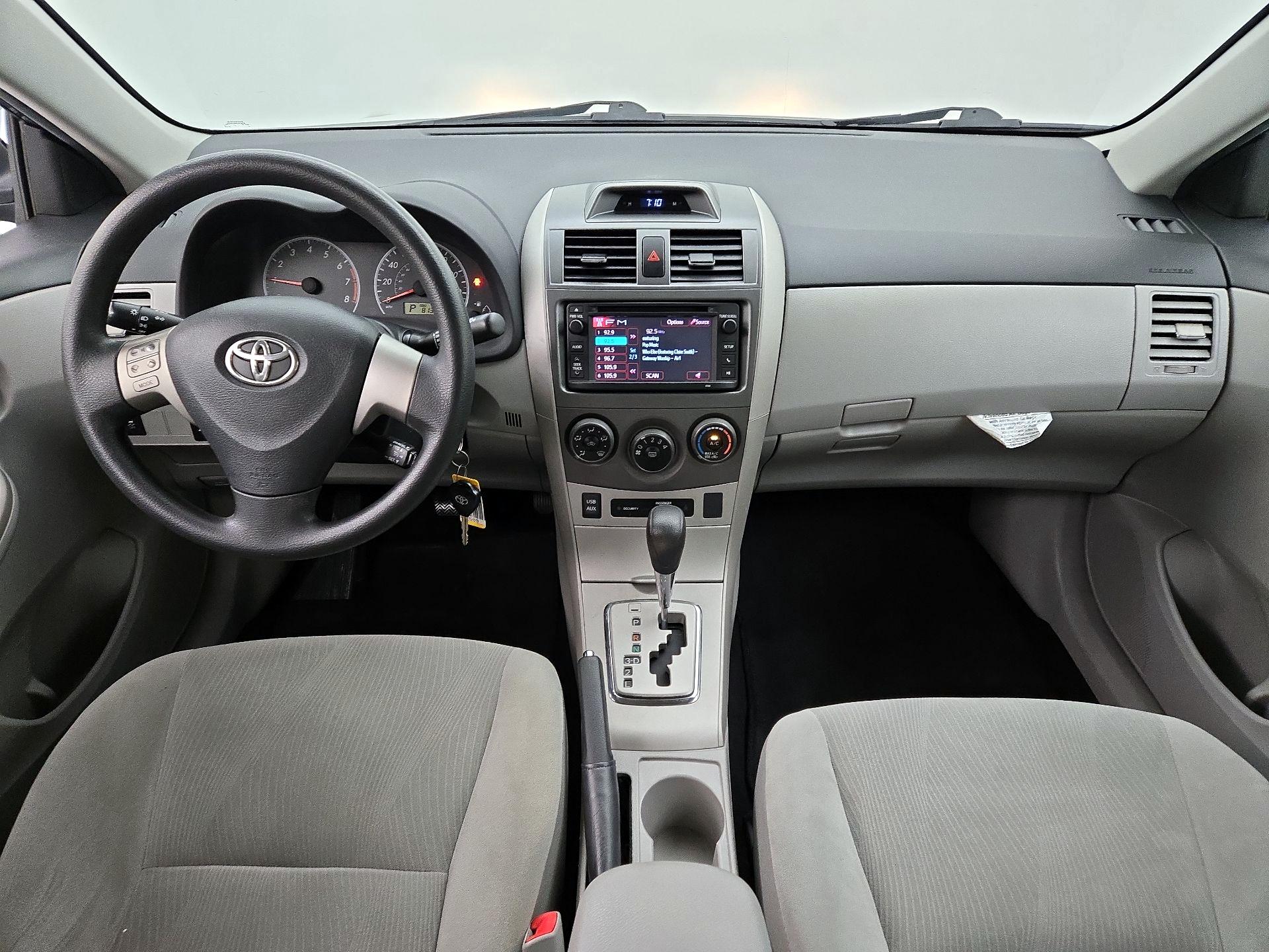 Thumbnail: 2013 Toyota Corolla - 9