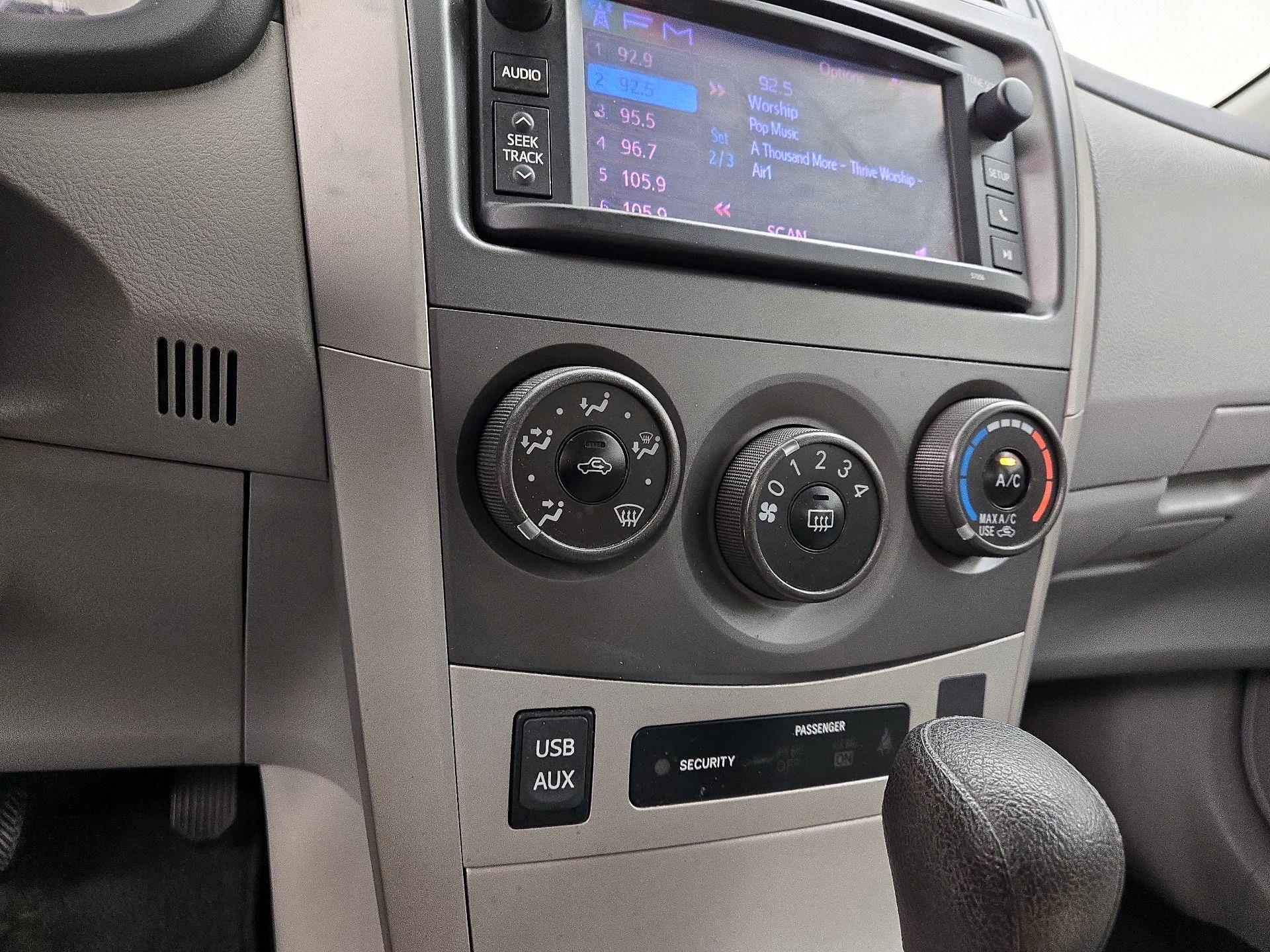 Thumbnail: 2013 Toyota Corolla - 15