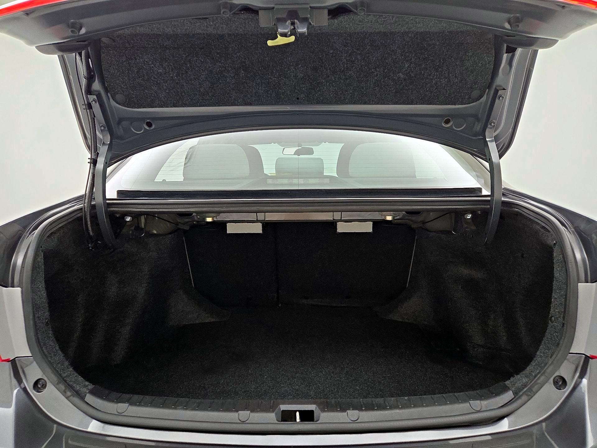 Thumbnail: 2013 Toyota Corolla - 19