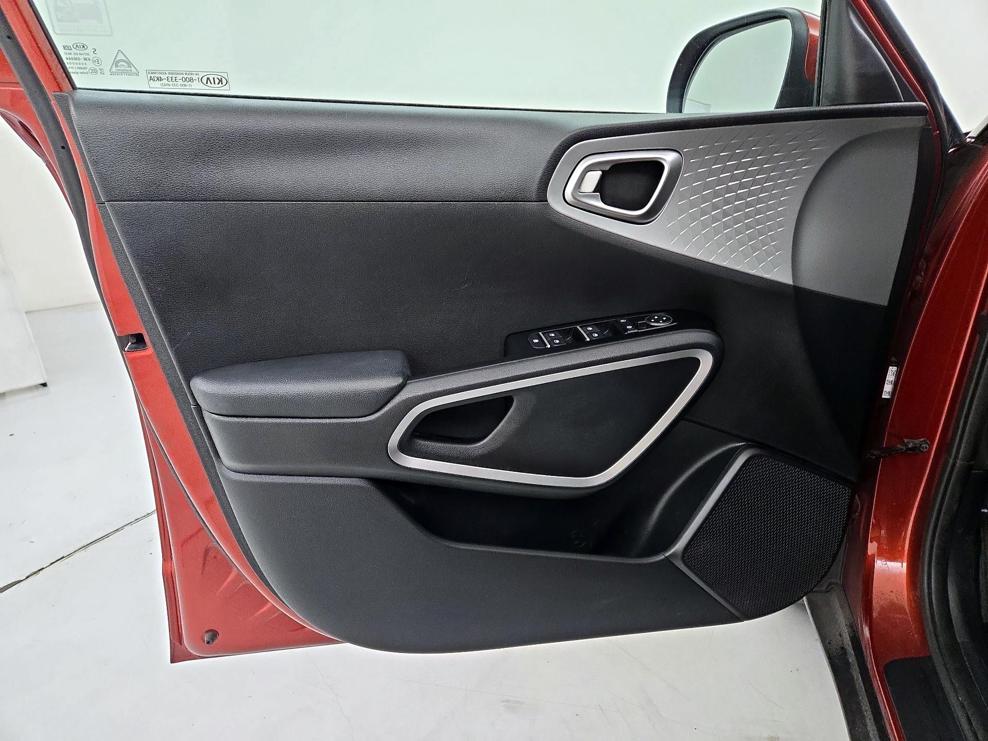Thumbnail: 2020 Kia Soul - 12