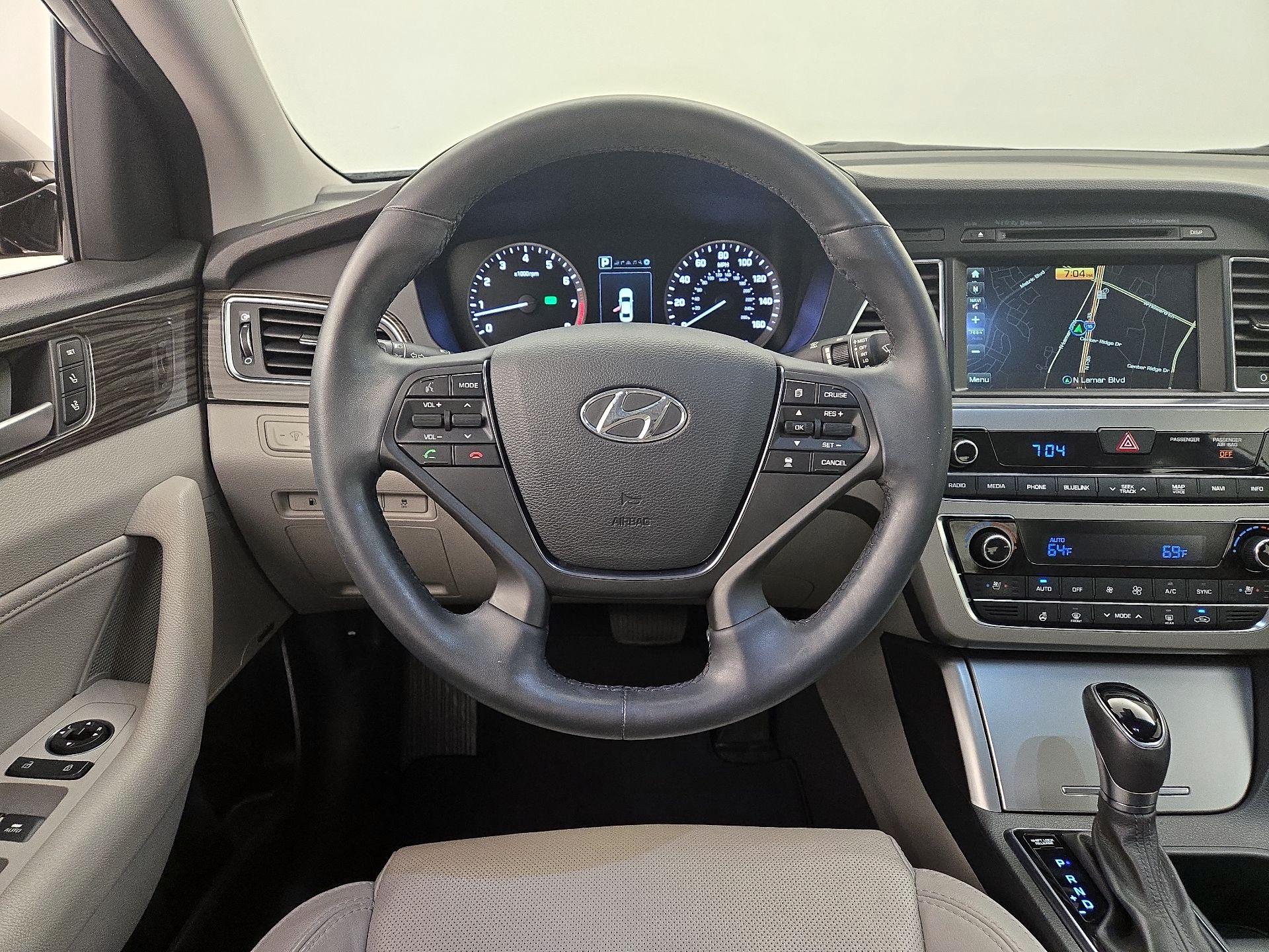 Thumbnail: 2015 Hyundai Sonata - 10