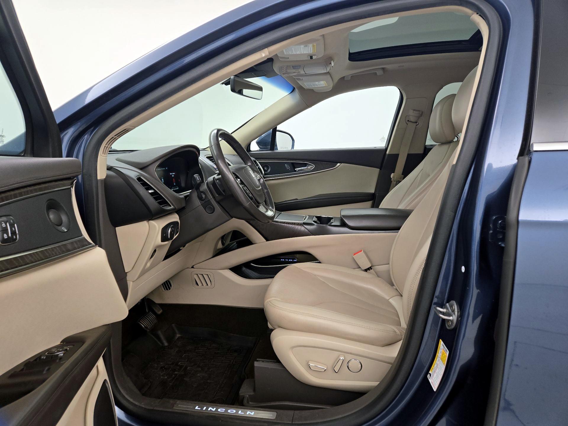 Thumbnail: 2019 Lincoln Nautilus - 11